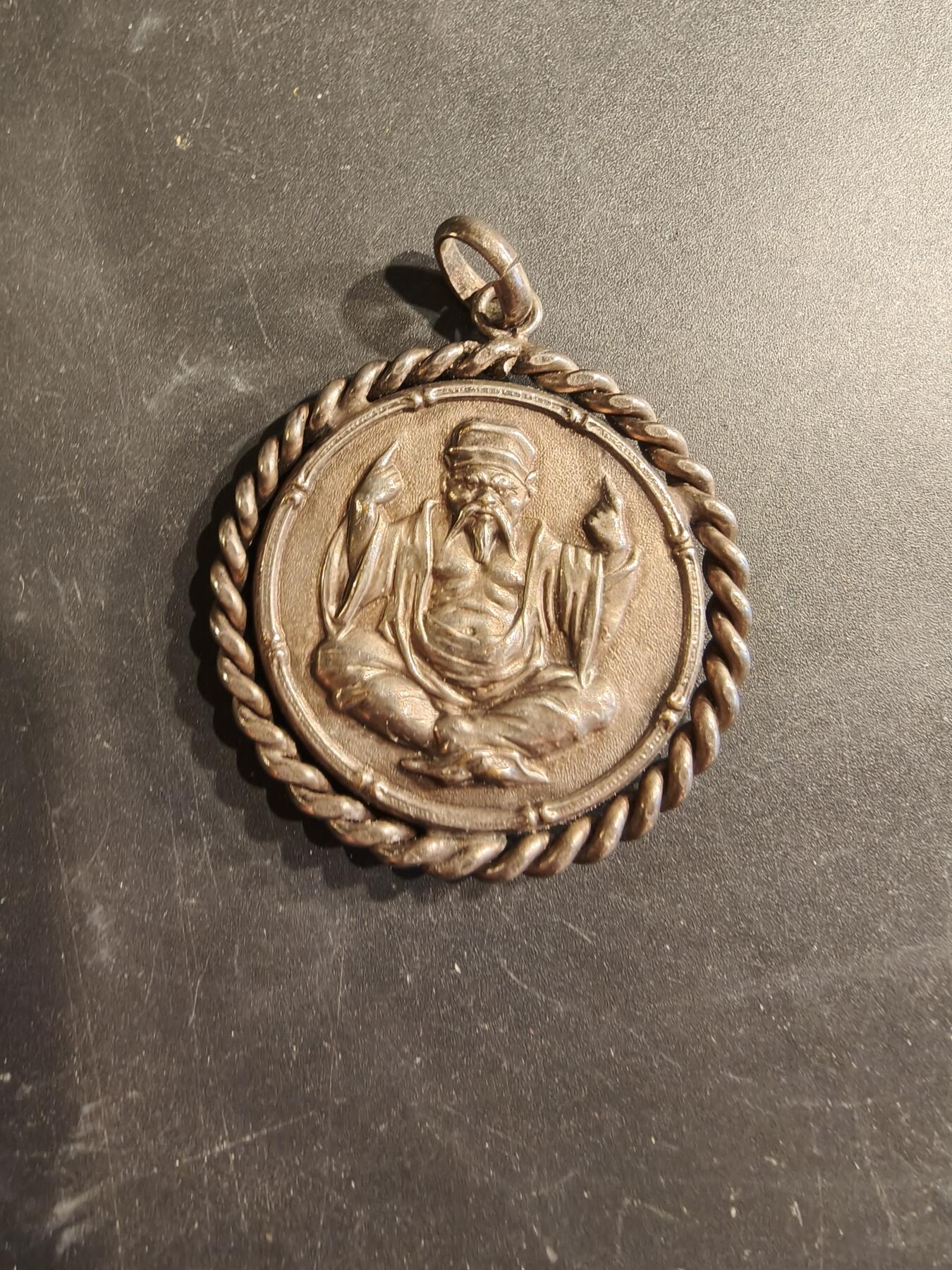 老王徽章第187期 法国天主教会吊坠