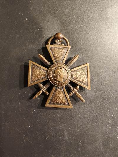 老王徽章第187期 - 法国1918版战争十字奖章   无绶带