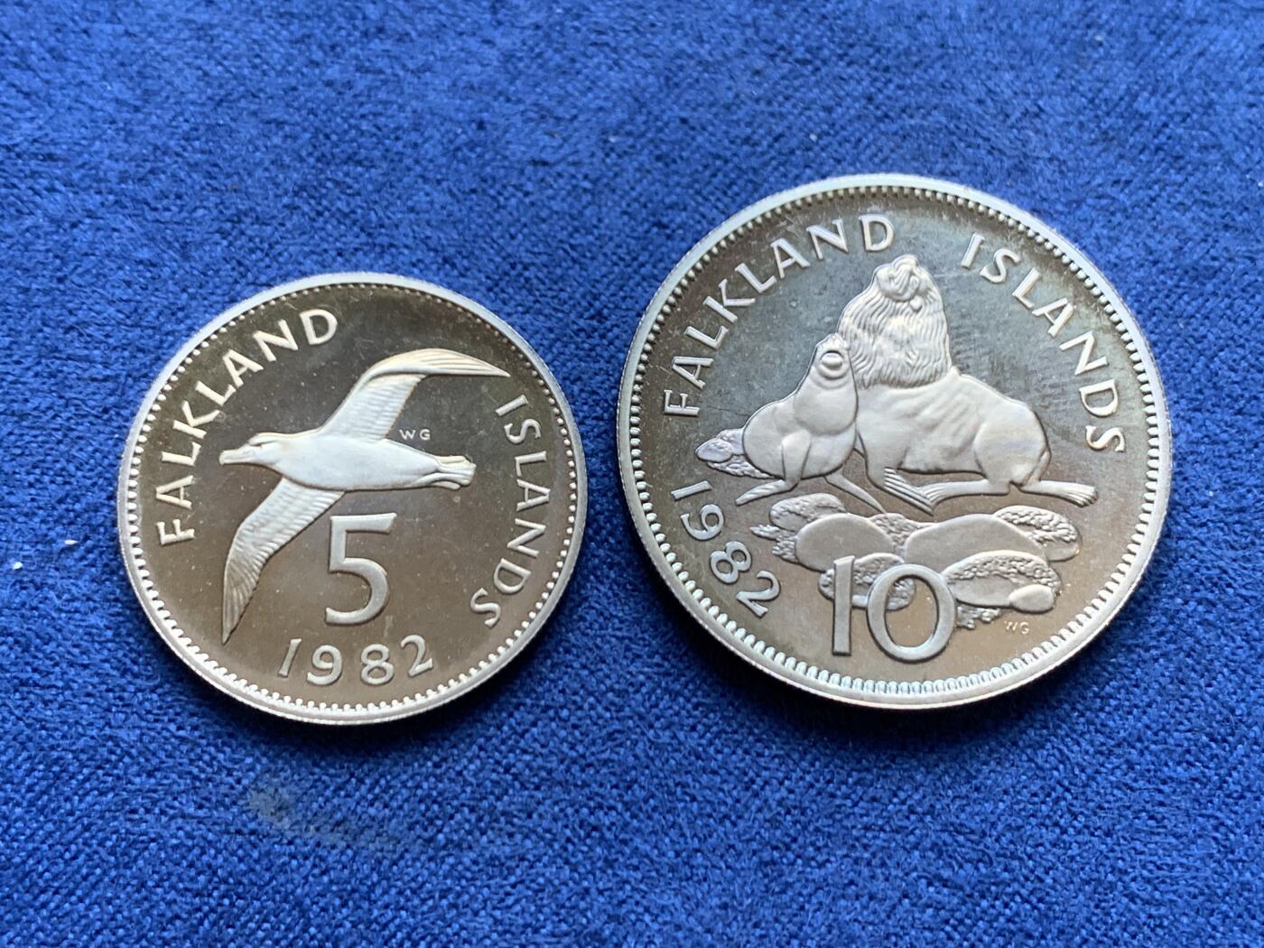 《竞宝斋》第470场 周日，周一，周二 3场连拍 （全场包邮）欢迎送拍 两枚一组 英属福克兰群岛1982年5、10分 PROOF