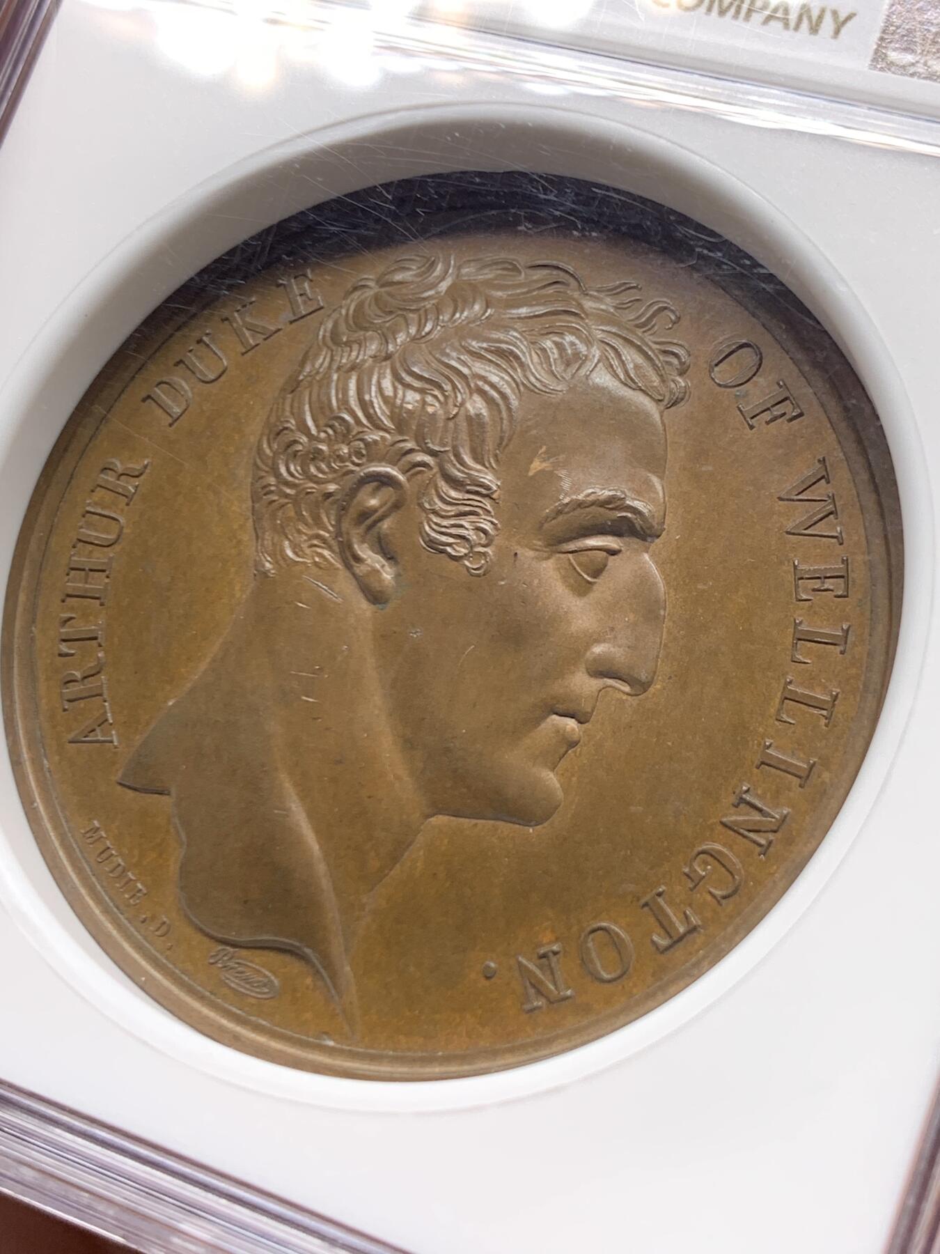 《竞宝斋》第470场 周日，周一，周二 3场连拍 （全场包邮）欢迎送拍 NGC MS64BN 英国滑铁卢战役纪念铜章，正面为威灵顿公爵侧像，穆迪战争系列，稀缺，加厚盒