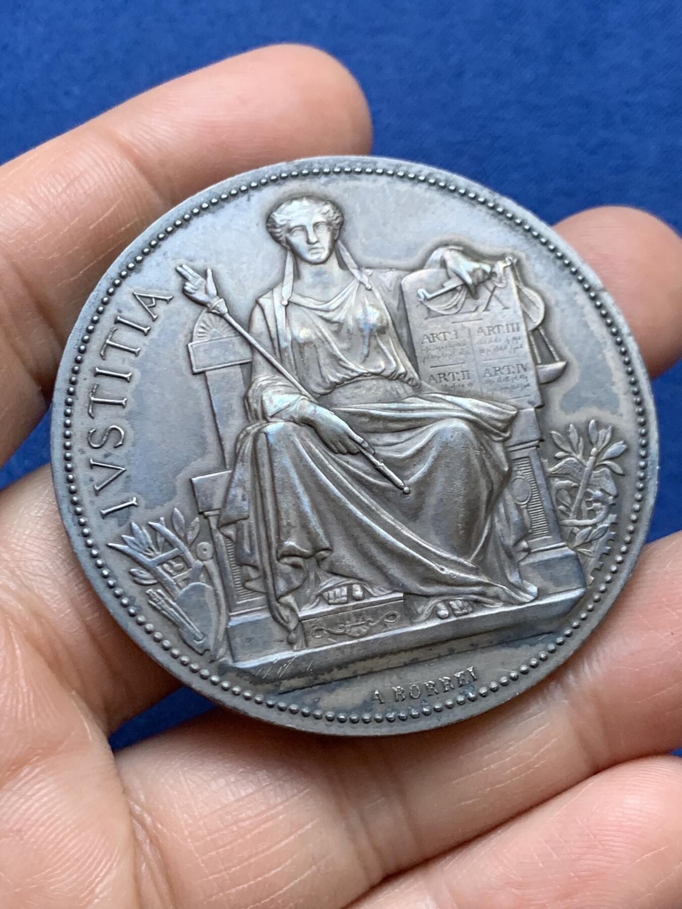 《竞宝斋》第470场 周日，周一，周二 3场连拍 （全场包邮）欢迎送拍 1933法国塞纳省商业法庭银章 59.25克 50.2mm 丰饶角2银标 带盒