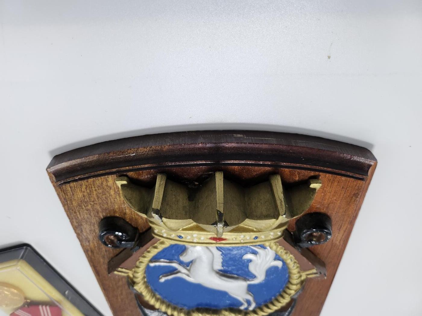 南水社第3次拍卖 春季专场 比利时海军现役护卫舰威廉·范德赞号 原荷兰海军军舰。舰徽纪念牌 舰长赠出版 图二为尺寸对照 体型很大