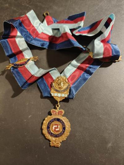 老王徽章第187期 - 英国皇家野牛兄弟会奖章      指挥官级