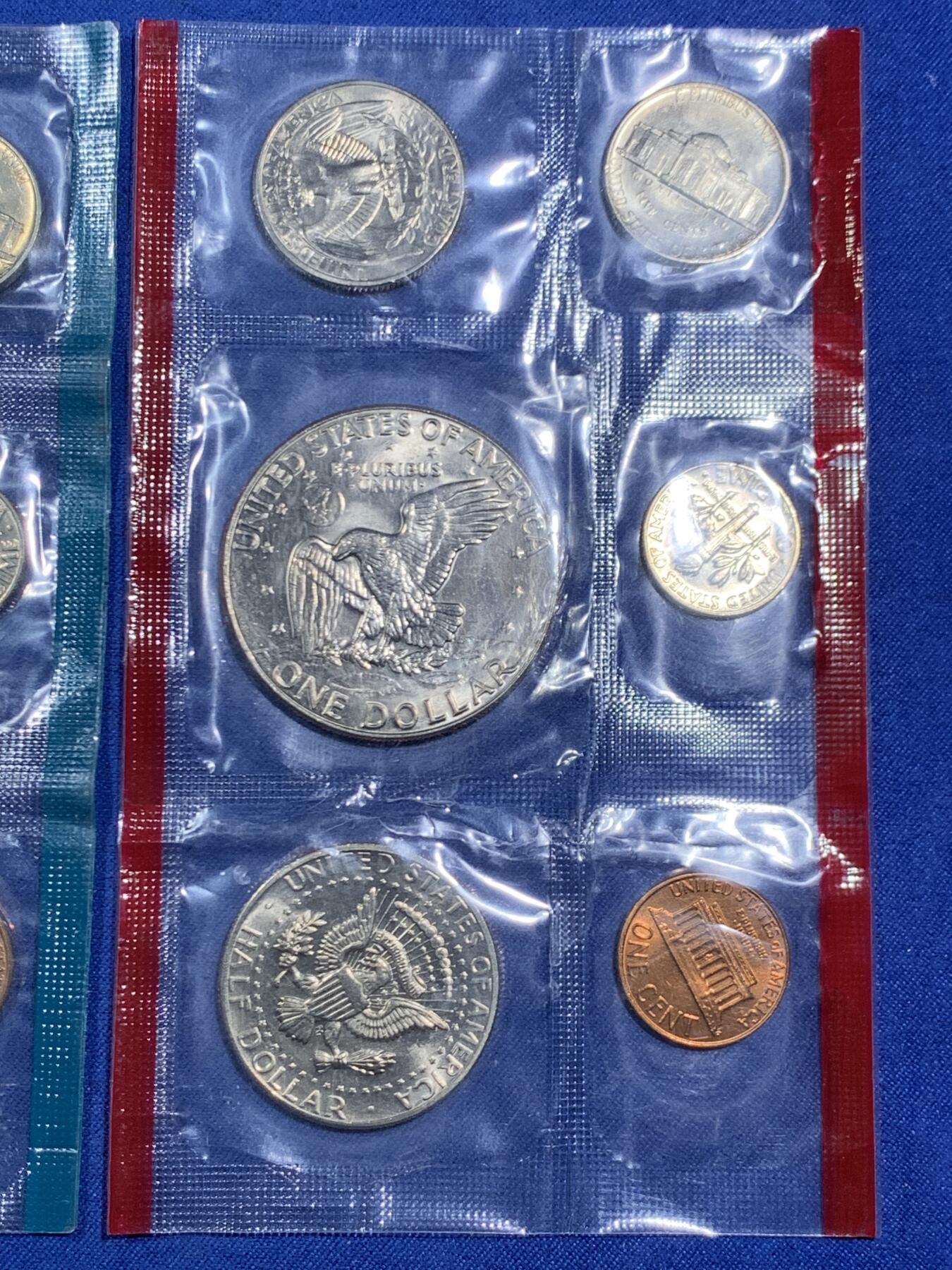 《竞宝斋》第470场 周日，周一，周二 3场连拍 （全场包邮）欢迎送拍 两套一组 美国1977年六枚装套币