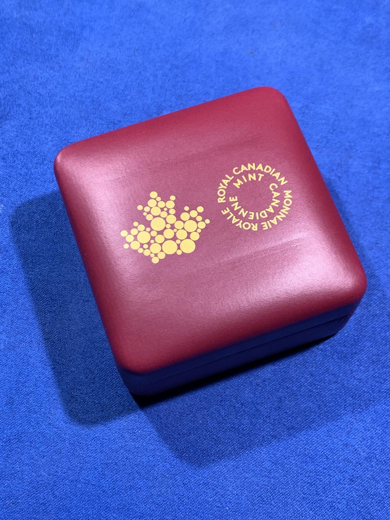 《竞宝斋》第470场 周日，周一，周二 3场连拍 （全场包邮）欢迎送拍 2015年加拿大皇家造币厂20加元银币（31.39克纯银），Historic Reign主题，带原盒和证书，发行量10000枚。