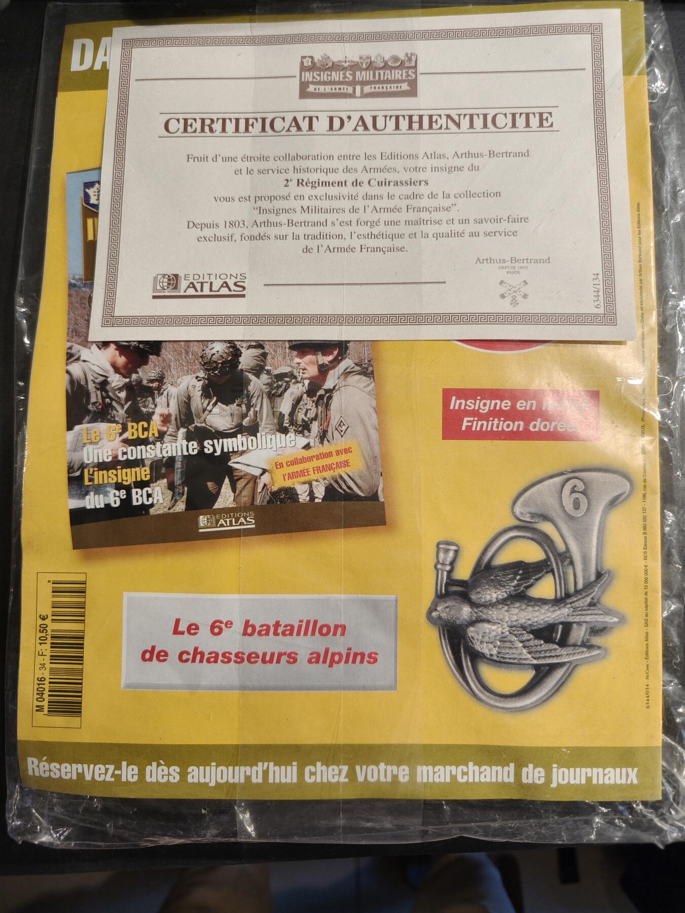 老王徽章第187期 法国陆军第2胸甲骑兵团证章      带证书和单位介绍杂志    亚瑟贝特朗原盒