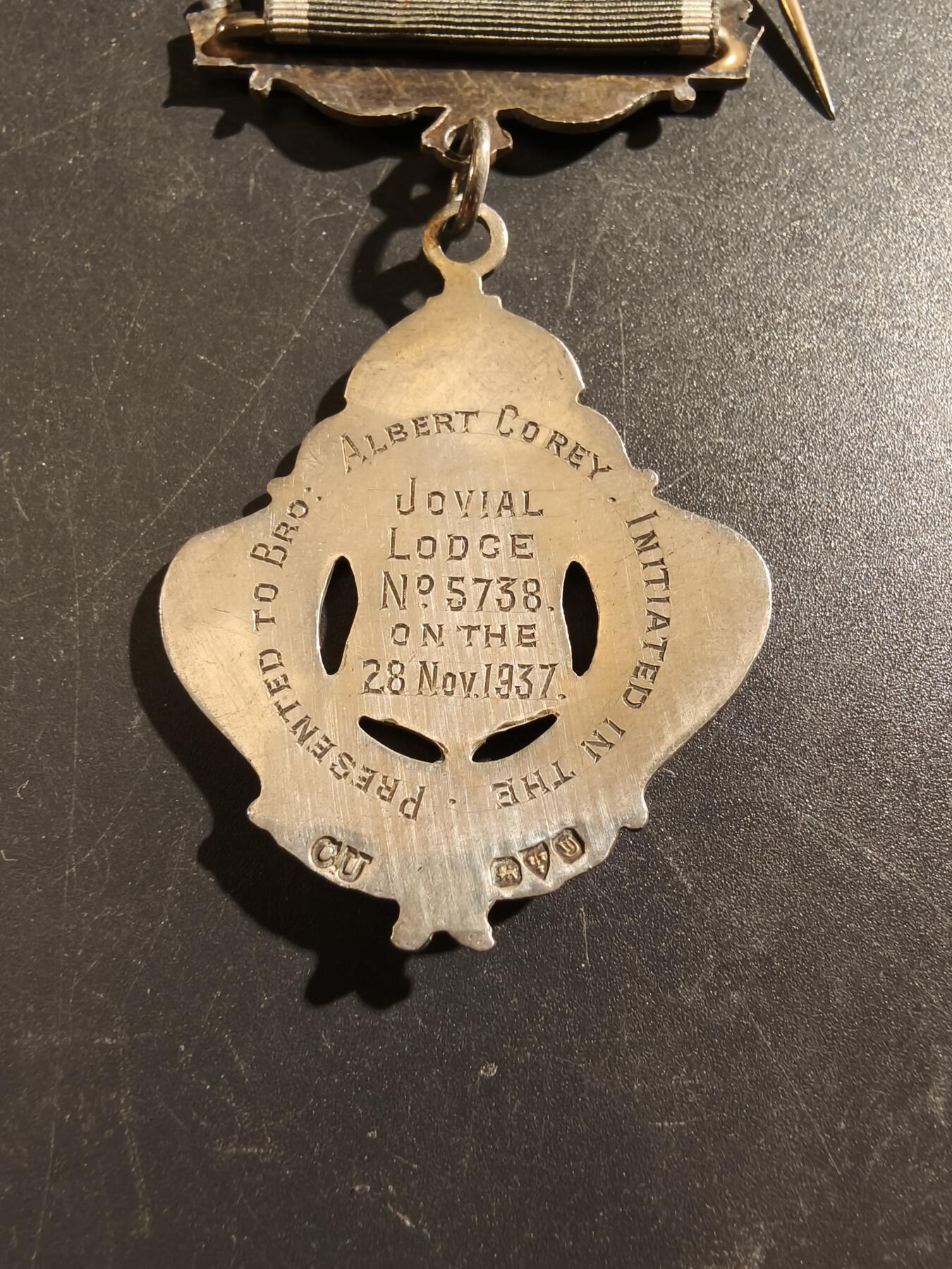 老王徽章第187期 英国皇家野牛兄弟会奖章   925银镀金珐琅    原盒     20g