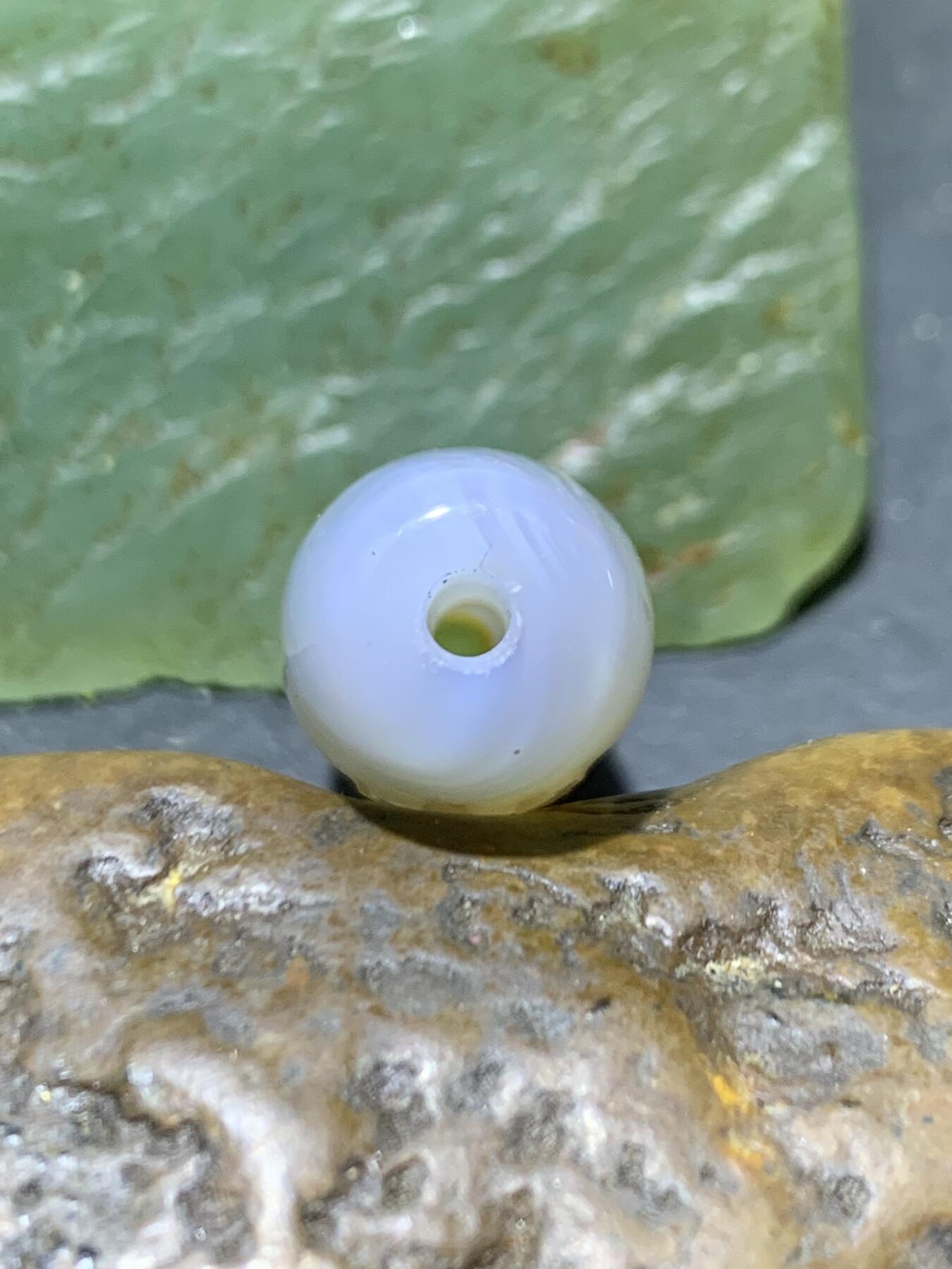 精美高玉化千层纹缠丝玛瑙手工雕刻道字桶珠一个