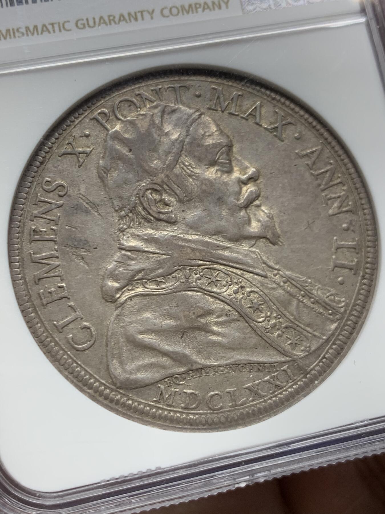 《竞宝斋》第470场 周日，周一，周二 3场连拍 （全场包邮）欢迎送拍 唯一亚军分 NGC AU55 梵蒂冈教皇国 1672年 圣经故事 克莱门特十世1皮阿斯特大银币 如何的仅有2枚 任何早期教皇国都难得 值得入藏 更高分仅一枚