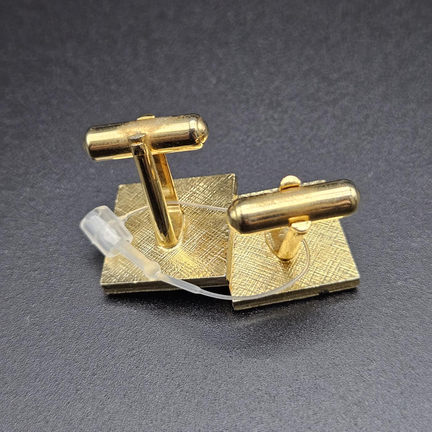 0元起拍勋章 第339期 咸鱼国勋章拍卖专场 3月18日（周三）下午6：00开始 日本中古袖扣一对