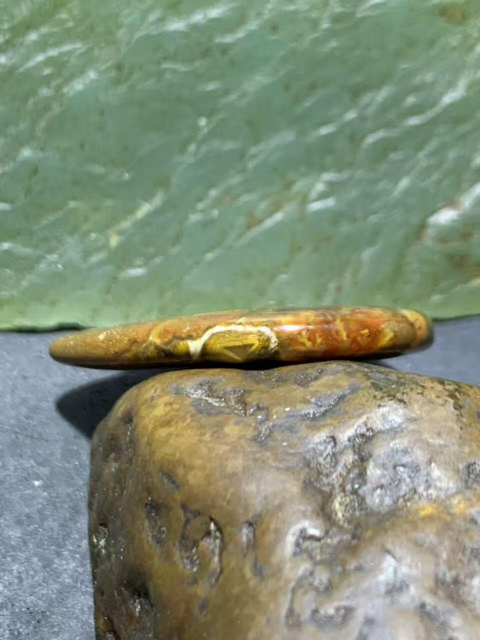 精美高玉化冰飘原皮草花纹战国红玛瑙吊坠一个，