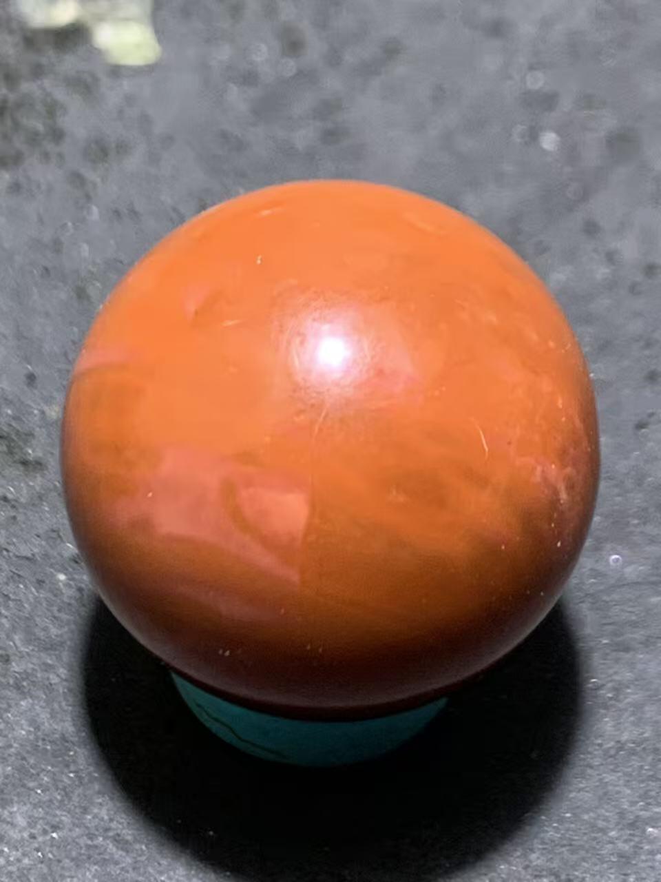 南红玛瑙柿子红圆珠一颗，