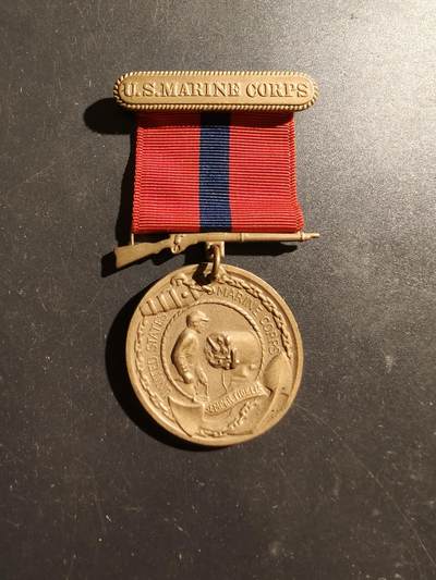 老王徽章第187期 - 美国海军陆战队品德优良奖章    带海军陆战队勋条
