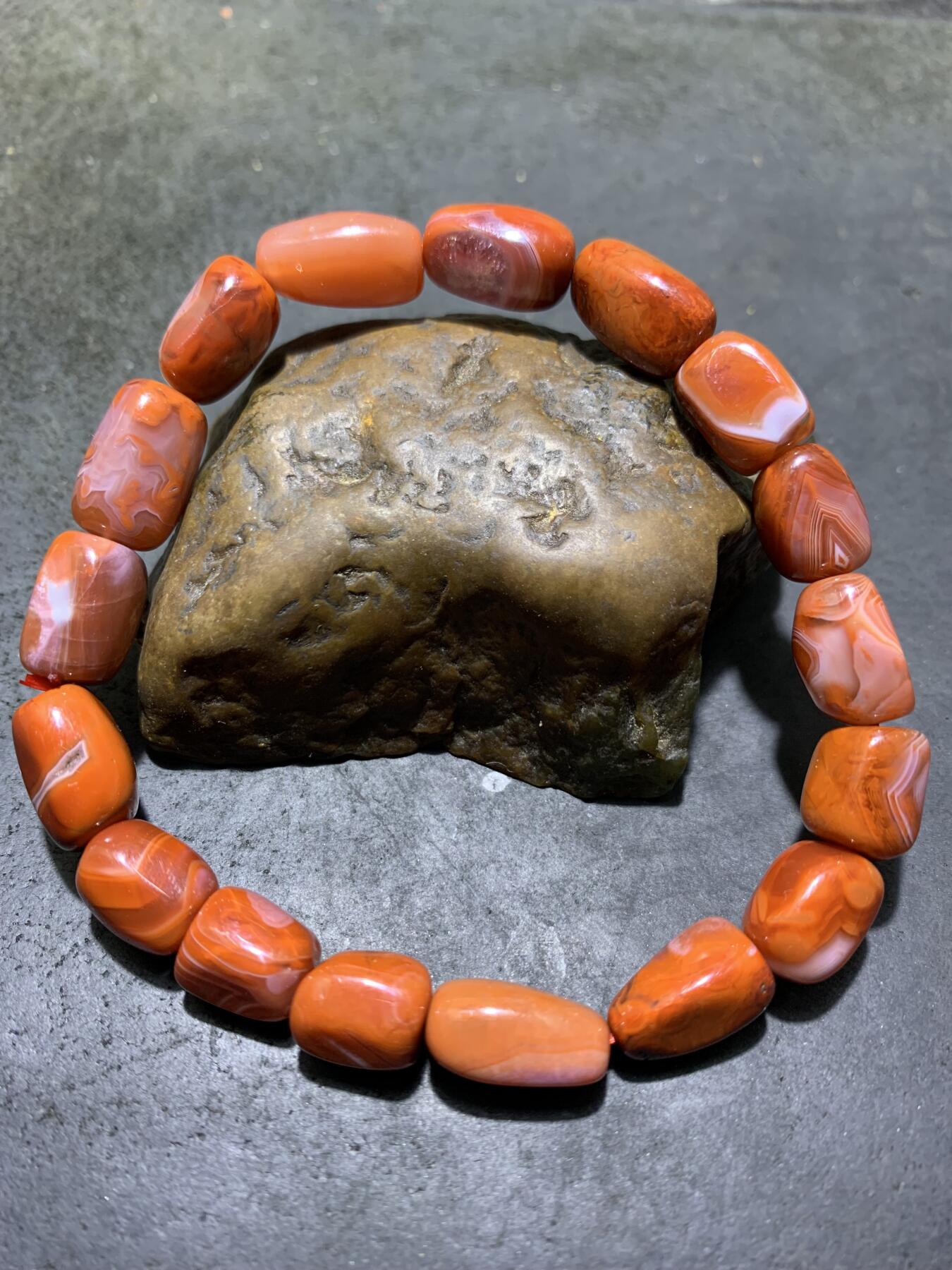 精美川料红白南红玛瑙随形单圈手串一条