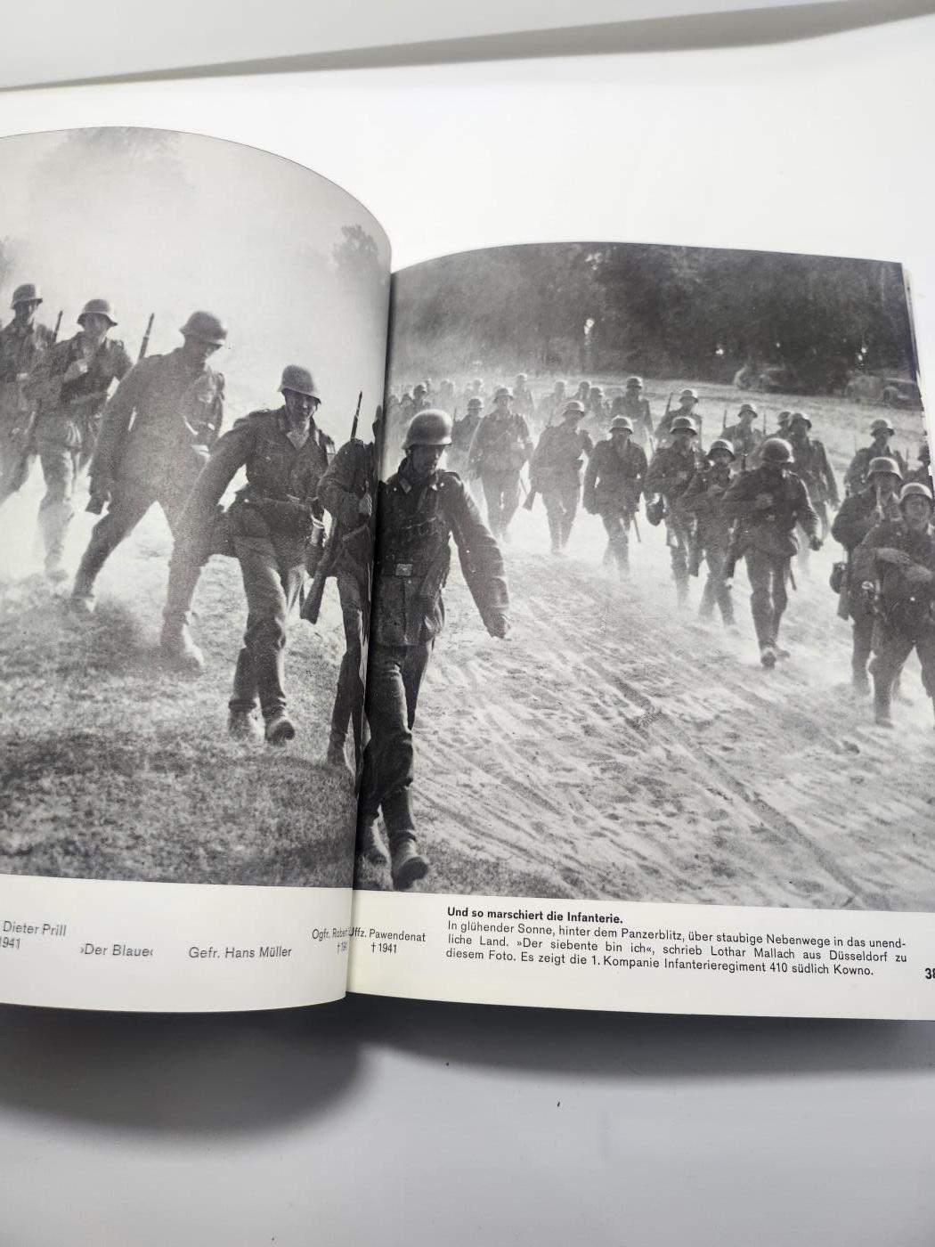 南水社第3次拍卖 春季专场 战史书籍 俄罗斯战争士兵的镜头Ullstein出版社 非常多图片十分完整二战德军部队识别图 很厚重