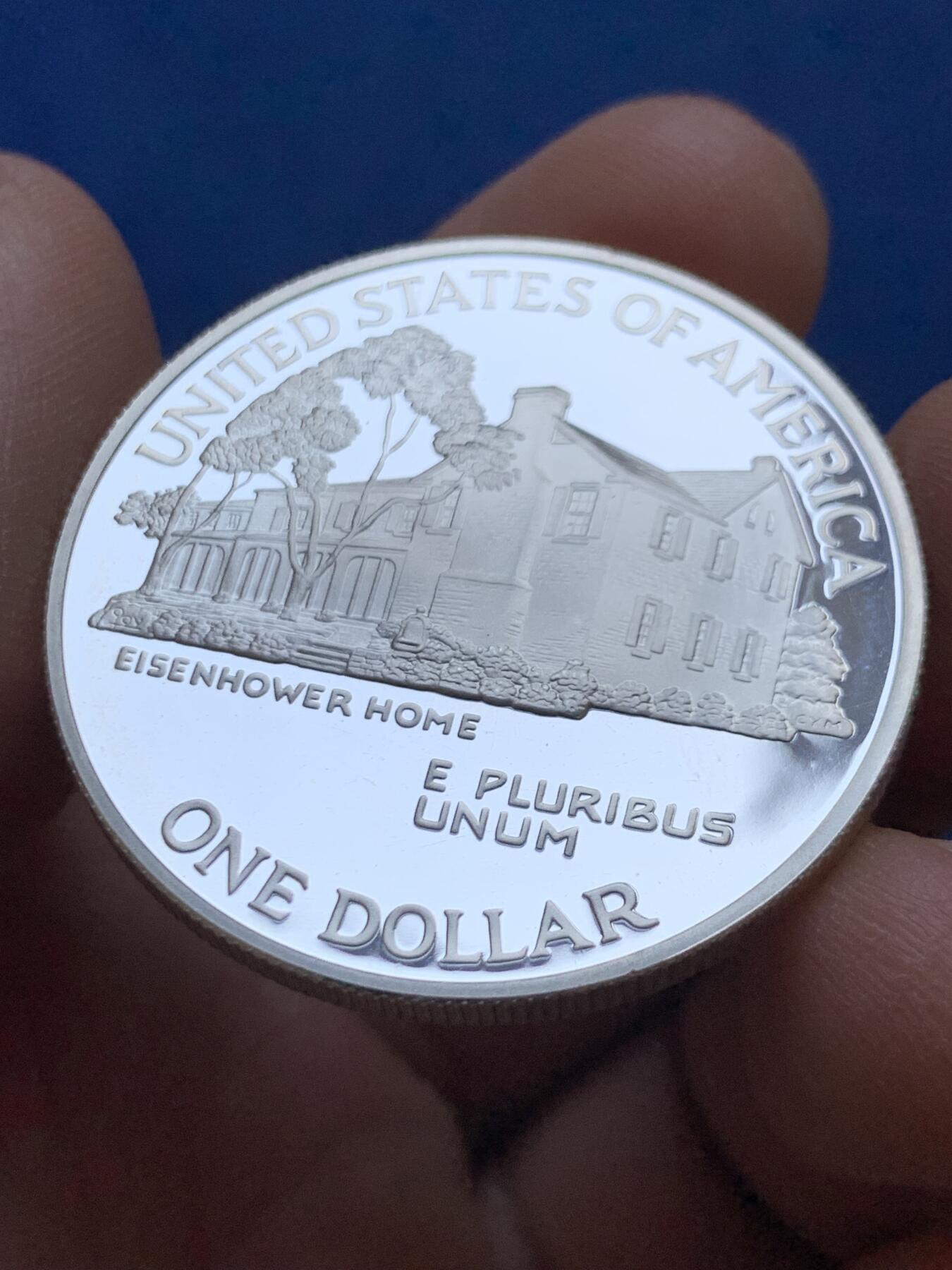 《竞宝斋》第470场 周日，周一，周二 3场连拍 （全场包邮）欢迎送拍 美国1990年艾森豪威尔诞辰100周年1美元精制银币，27克，900银。