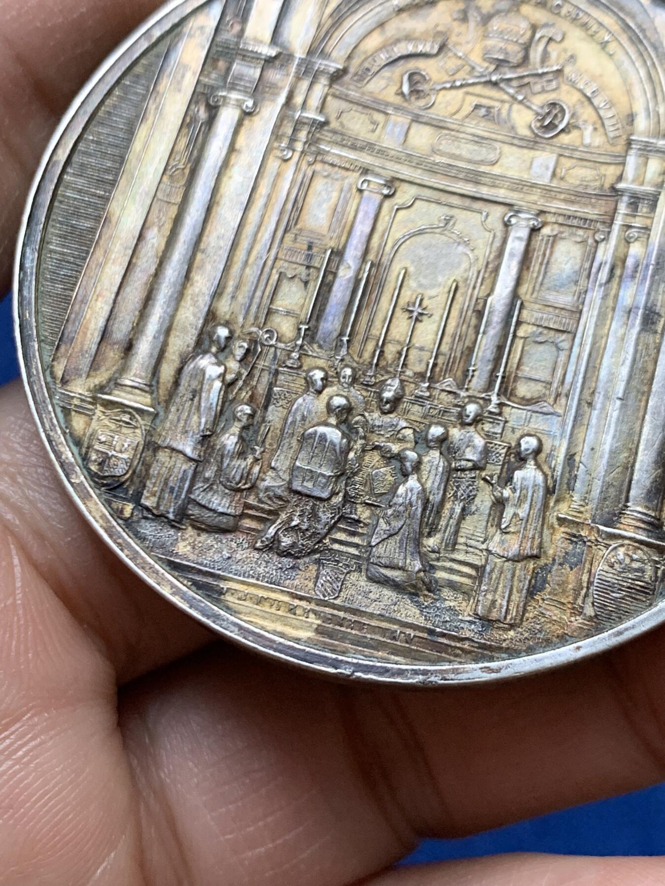 《竞宝斋》第470场 周日，周一，周二 3场连拍 （全场包邮）欢迎送拍 教皇庇护十世教皇训令纪念银章 47.6克 51.8mm