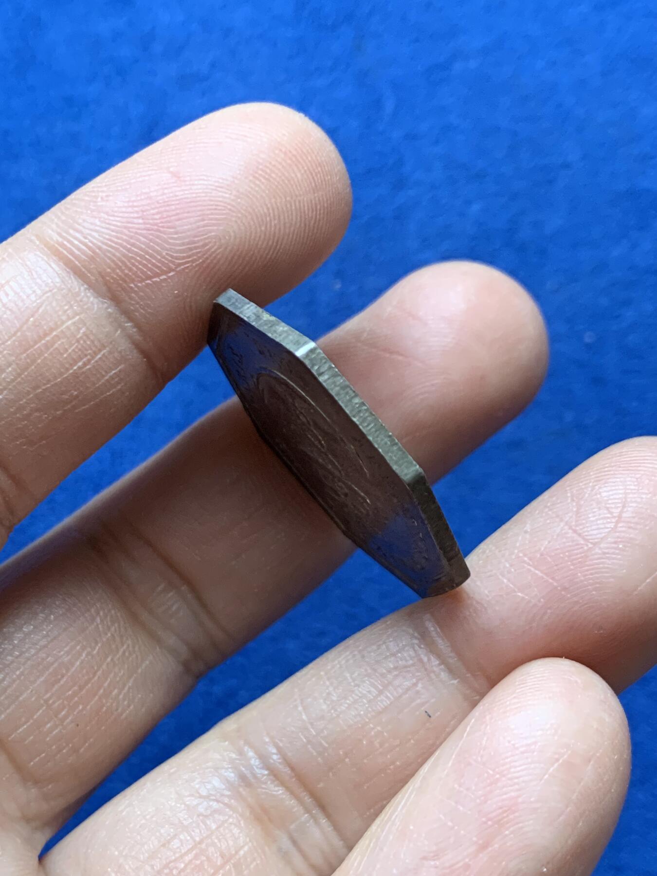 《竞宝斋》第470场 周日，周一，周二 3场连拍 （全场包邮）欢迎送拍 法国巴黎木材贸易供给八角银质代币 9.72克 29.3mm