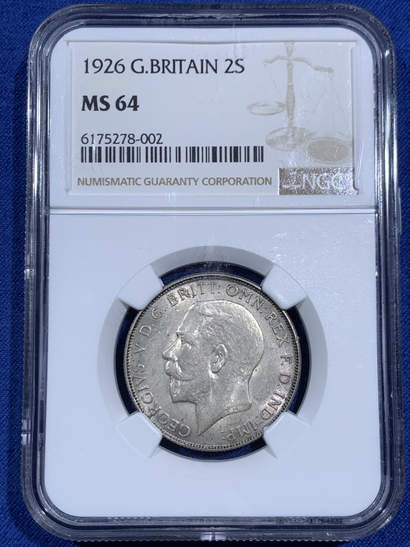 《竞宝斋》第470场 周日，周一，周二 3场连拍 （全场包邮）欢迎送拍 NGC MS64 英国1926年乔治五世流通版1福林银币，1福林=2先令。原色银光，状态舒服。流通充分的品种，高分很难得，更高仅有4枚，乔五流通凑套必备。克书价同分175美元