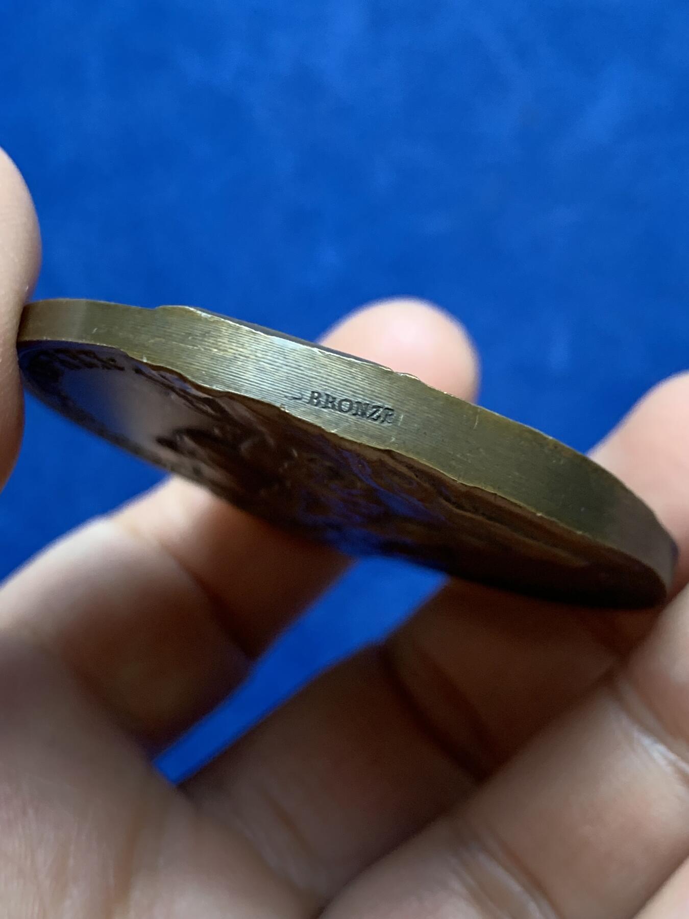 《竞宝斋》第470场 周日，周一，周二 3场连拍 （全场包邮）欢迎送拍 路易十三与古斯塔夫阿道夫双面纪念铜章 79.4克 53.2mm 铜标边铭