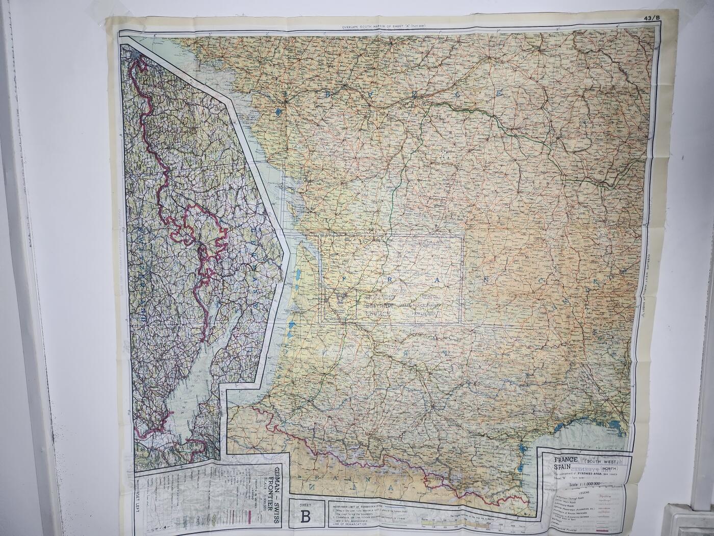 南水社第3次拍卖 春季专场 二战英军／美军MI9 43A/B 1:1,000,000 双面丝质逃生地图 包含法国 瑞士和西班牙边界盟军飞行员空降兵 战略情报局