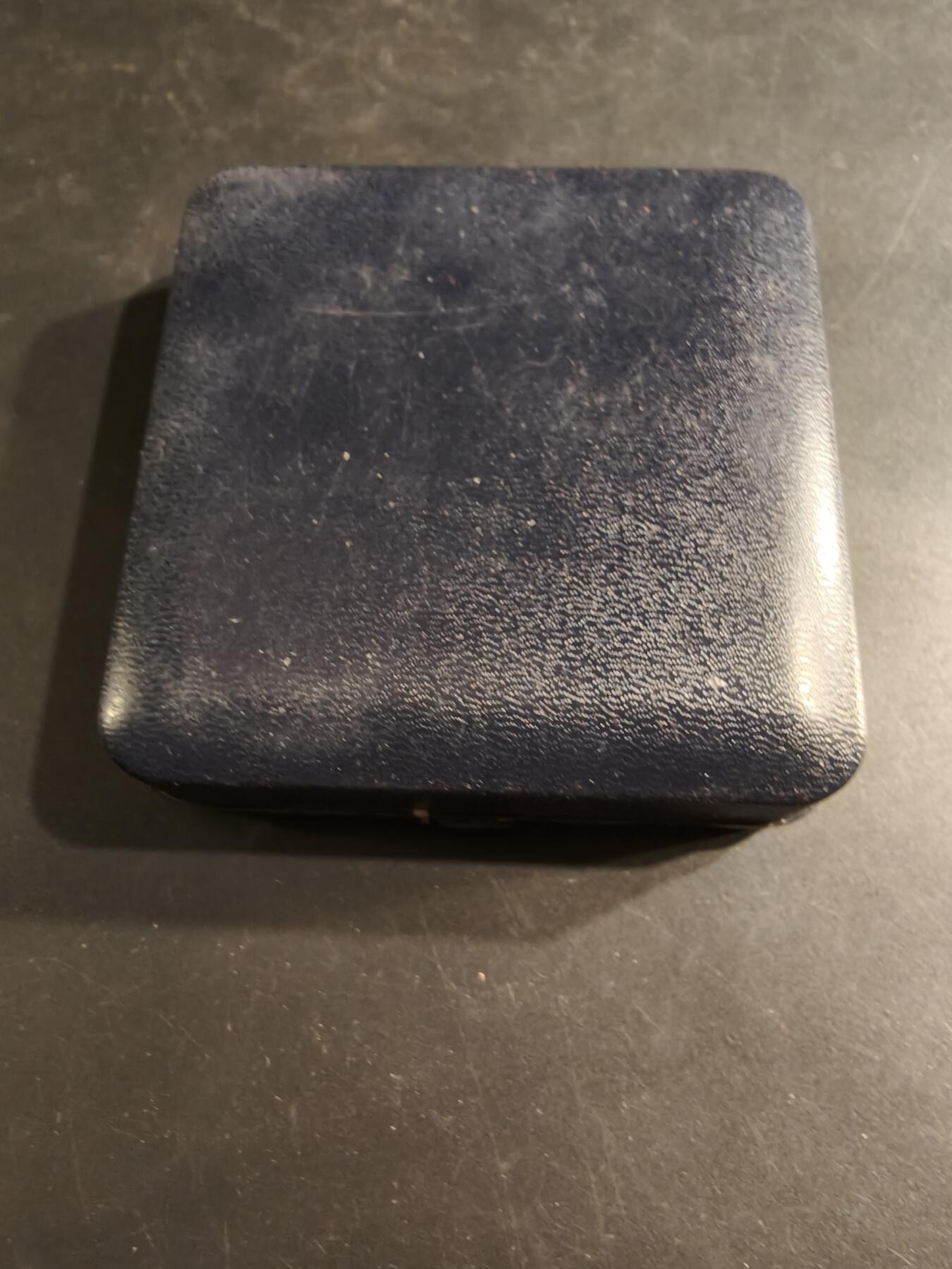 老王徽章第187期 法国炮兵学校大铜章   原盒    实发授予炮兵中校    直径72mm    重量154.4g