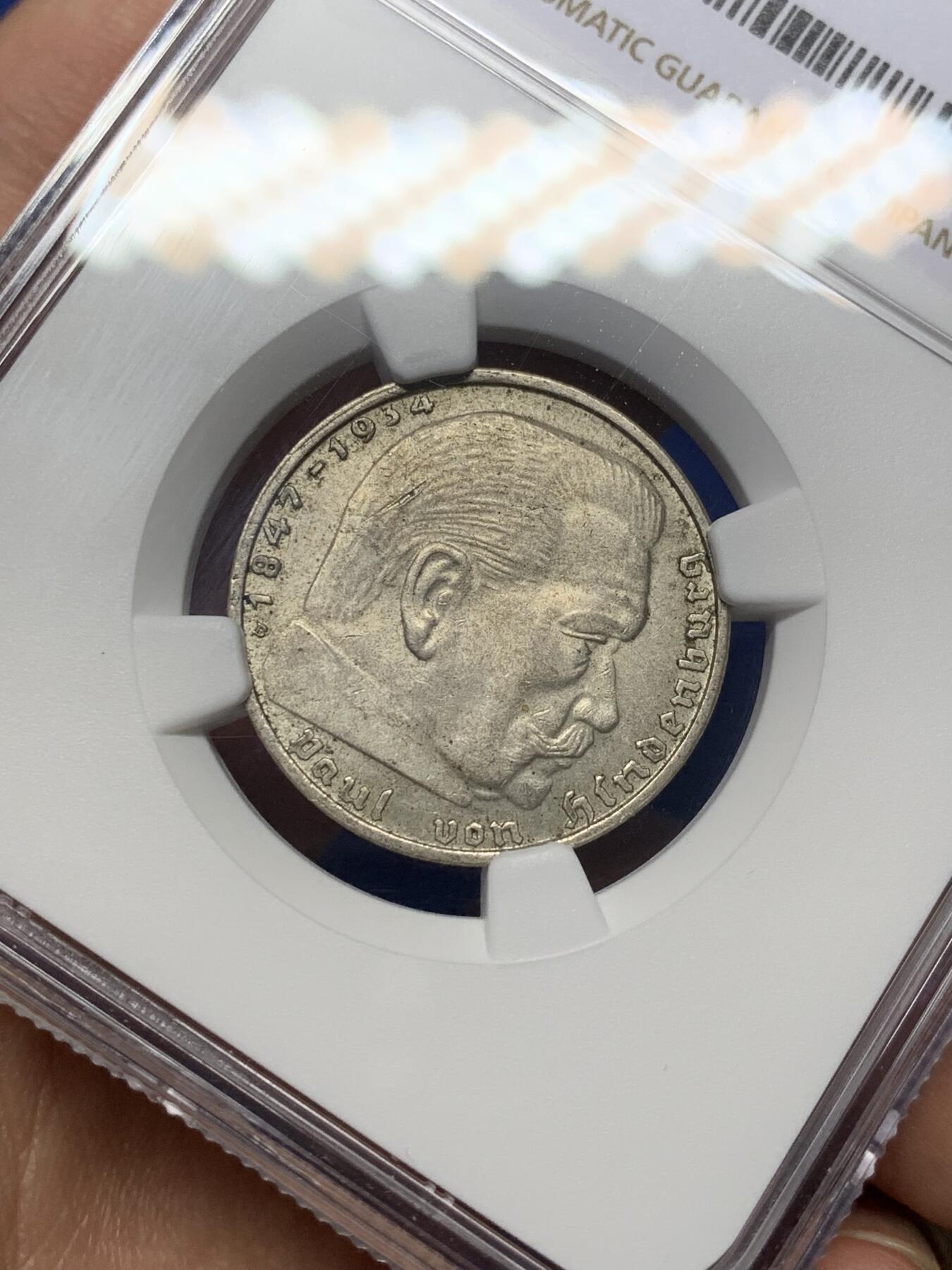 《竞宝斋》第470场 周日，周一，周二 3场连拍 （全场包邮）欢迎送拍 NGC MS63 德国1938年兴登堡带风车2马克银币，原味状态，分数不错