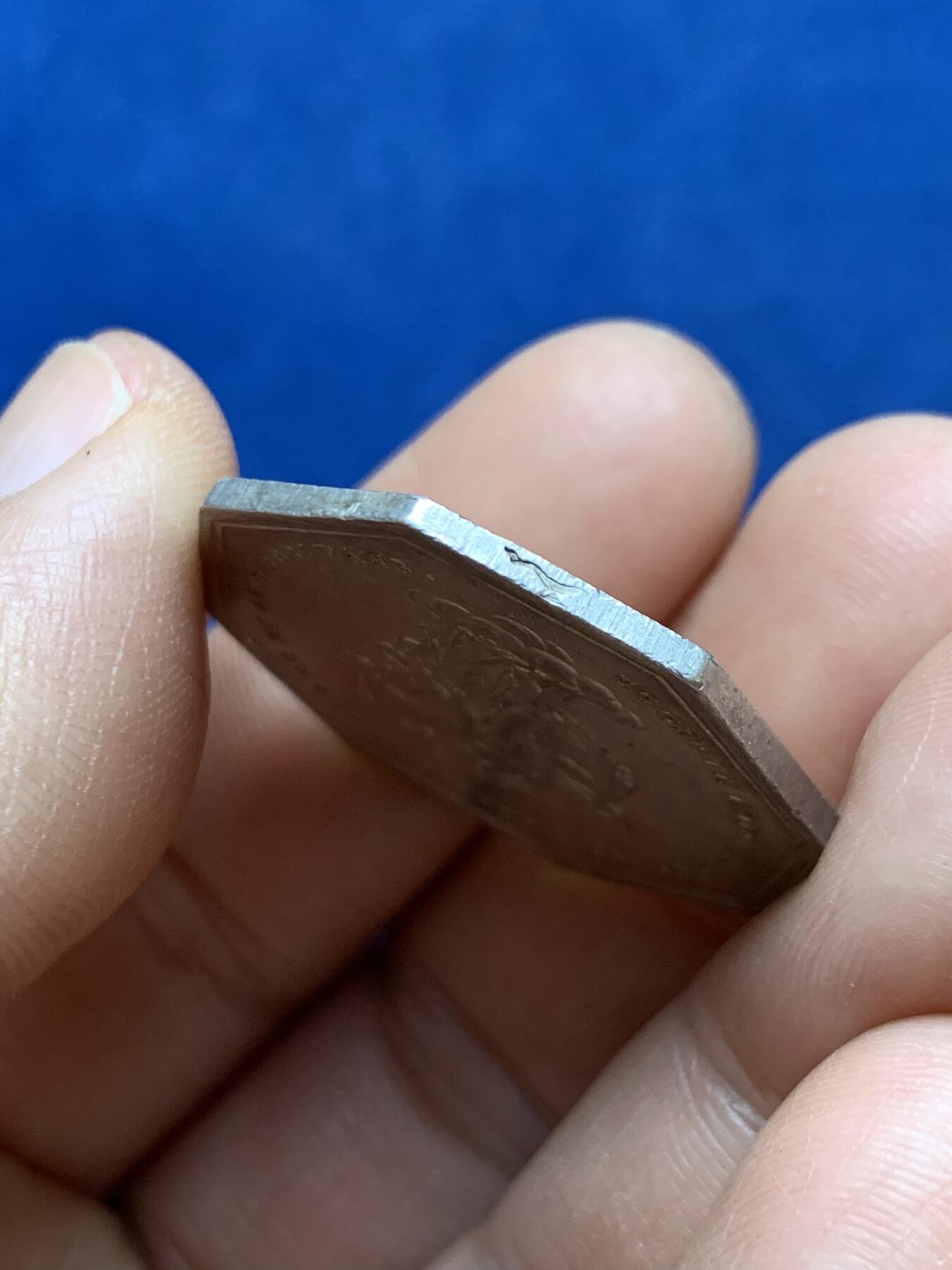 《竞宝斋》第470场 周日，周一，周二 3场连拍 （全场包邮）欢迎送拍 法国奥尔良科技与艺术协会八角银质代币。正面：菲利普头像，背面：双神赤裸踏云而来，直径：30.5mm，重：12.55g，早期油灯边铭。