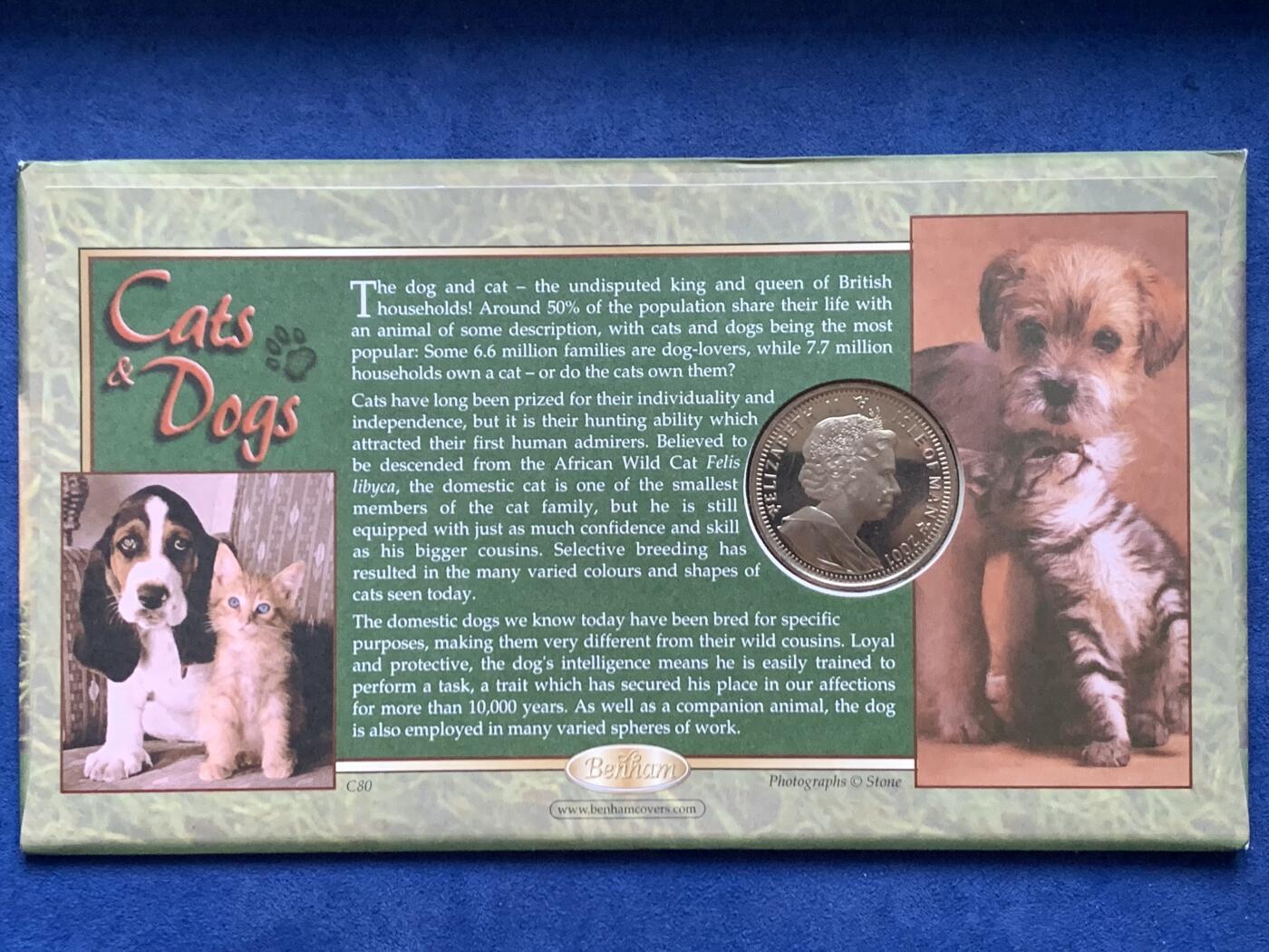 《竞宝斋》第470场 周日，周一，周二 3场连拍 （全场包邮）欢迎送拍 英国马恩岛2001年猫克朗纪念币，邮币封，附10张马恩岛猫狗邮票和猫猫邮戳