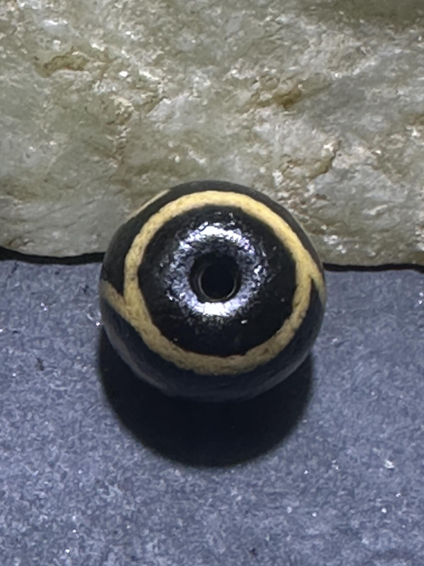 仅此一颗，精品藏传牙黄度母玛瑙天珠一颗