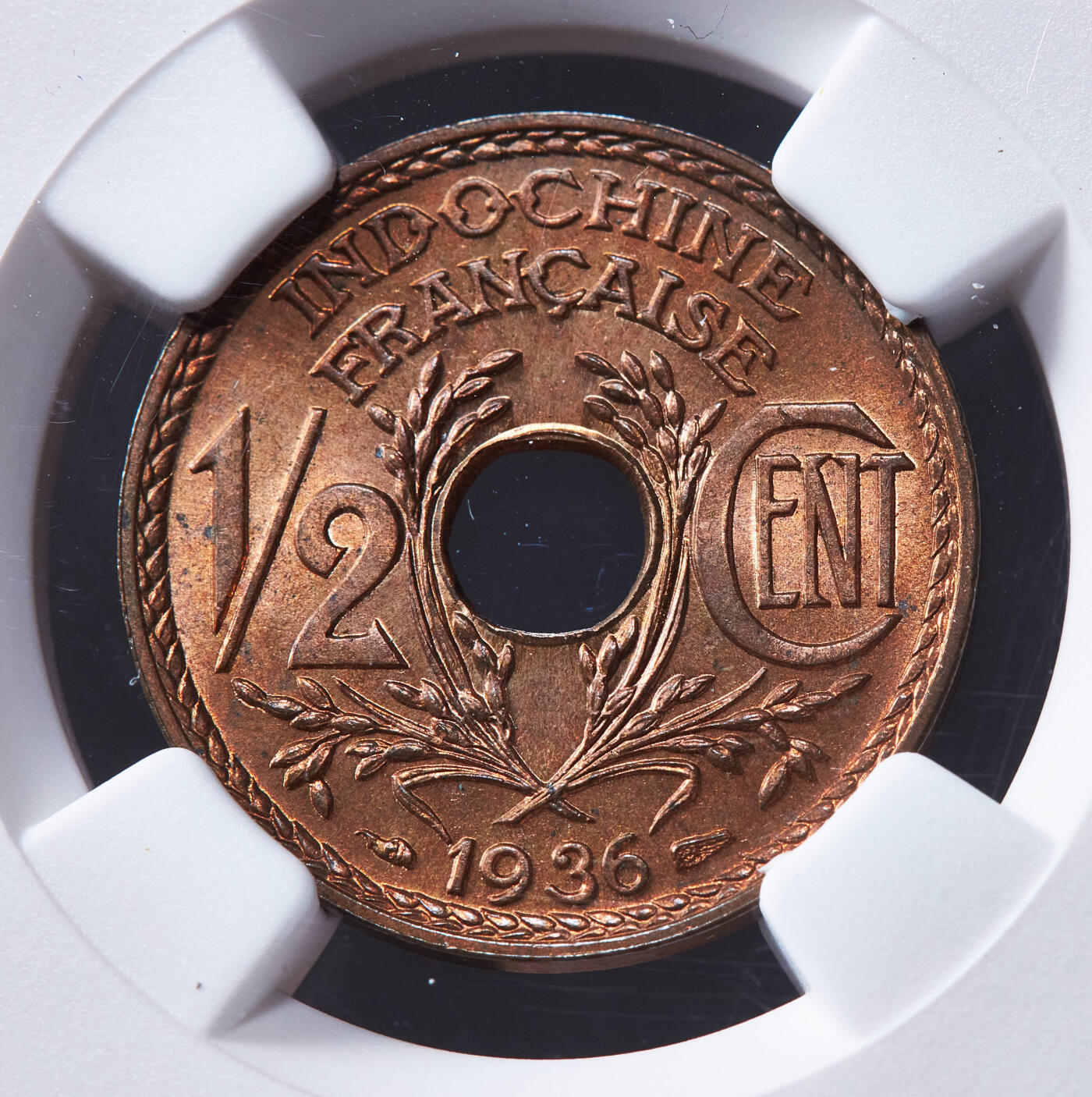 【俄甄集藏】2026年(049)03-18星期三 晚 19:30 全场包邮 法属印度支那1936年中孔1/2分铜币，NGC MS65RB，原铜光转品相，顶级状态