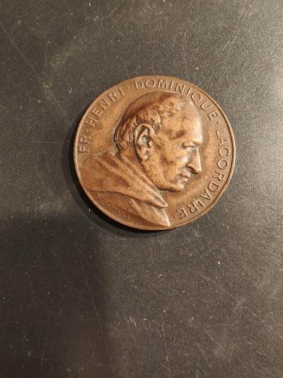 老王徽章第187期 - 法国多明我会修士多米尼克·拉科代尔修士大铜章     直径36mm     重量18.8g     大师维克托·维旺作品