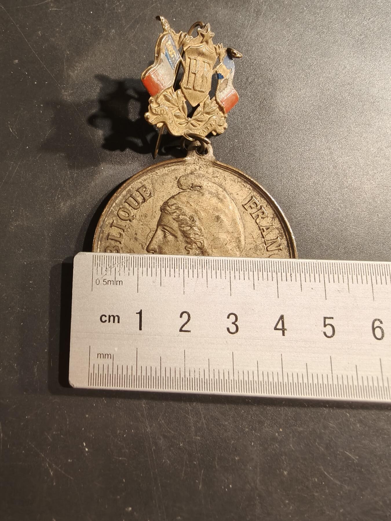 老王徽章第187期 法国1892年射击协会纪念章    直径45mm    重量33.1g