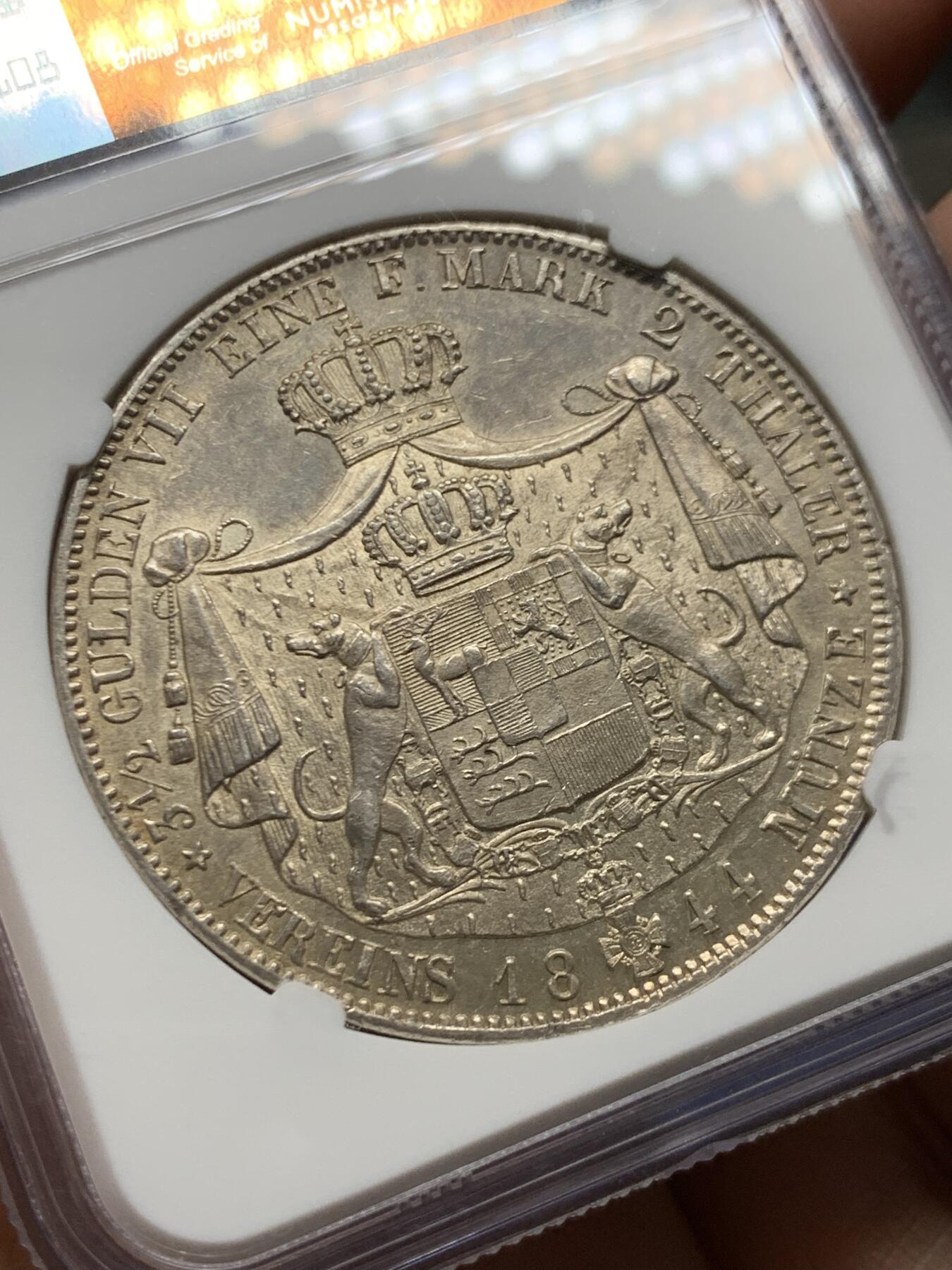 《竞宝斋》第470场 周日，周一，周二 3场连拍 （全场包邮）欢迎送拍 稀少 NGC MS62 德国 1844 霍亨索伦 2泰勒银币 大银币 资料显示3000枚的发行量 可见难得