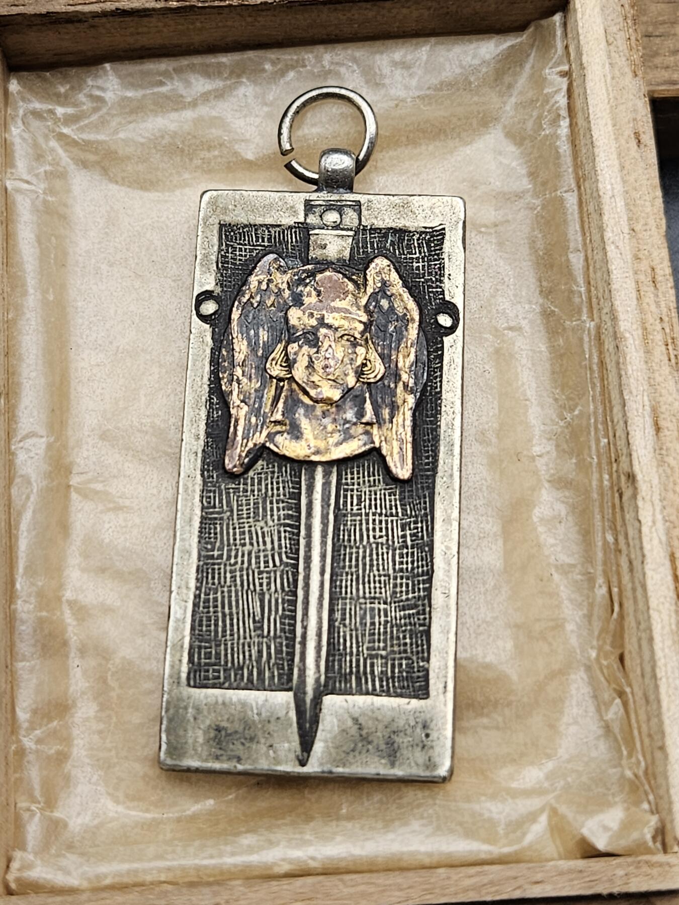 0元起拍勋章 第339期 咸鱼国勋章拍卖专场 3月18日（周三）下午6：00开始 日本1928年 医西大御大典纪念章带盒 纯银制 14克