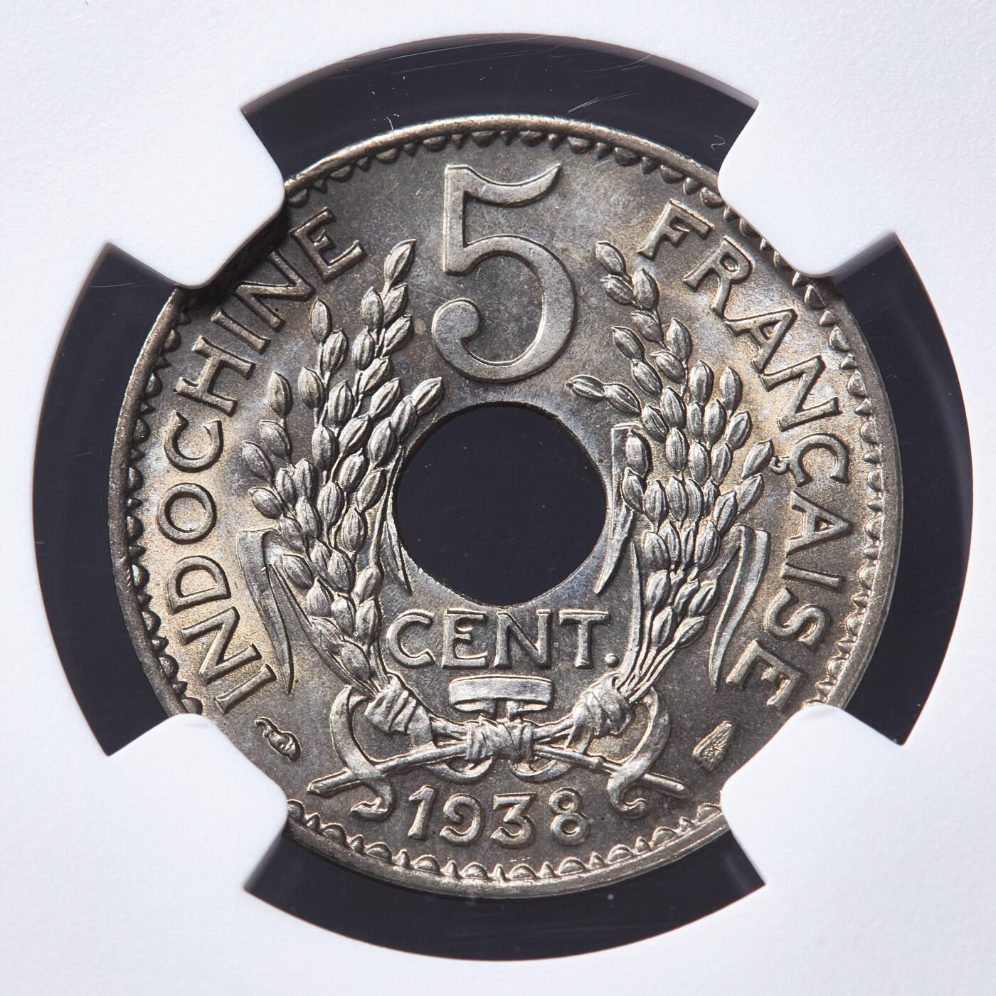 【俄甄集藏】2026年(049)03-18星期三 晚 19:30 全场包邮 法属印度支那1938年中孔5分镍币，NGC MS66，卷拆黄油彩，十字转光，顶级状态