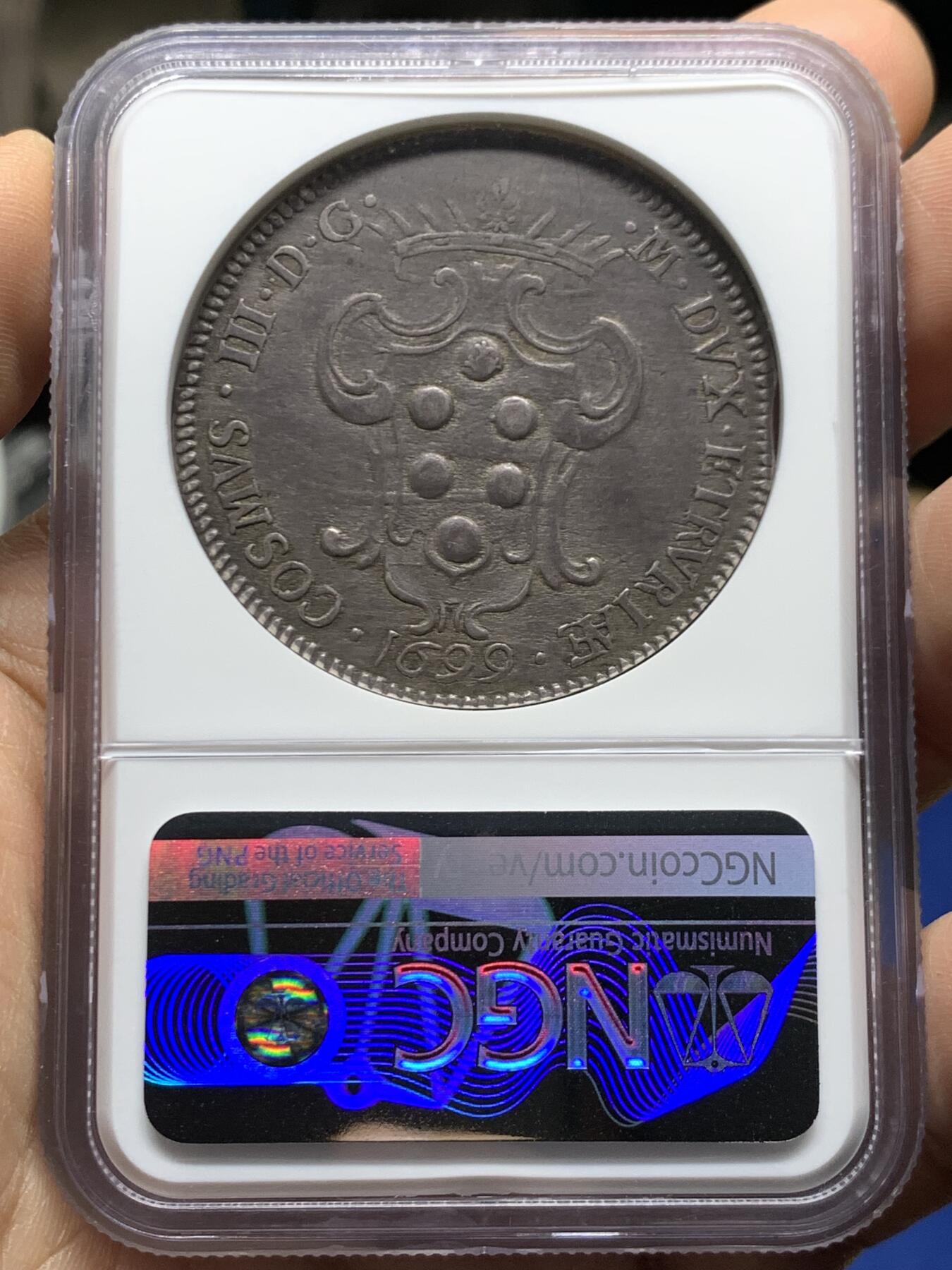 《竞宝斋》第470场 周日，周一，周二 3场连拍 （全场包邮）欢迎送拍 NGC XF45 意大利托斯卡纳 1699美第奇玫瑰银币 稀少年份 少见名誉品 枪灰包浆 打制清晰  收藏与艺术性的结合