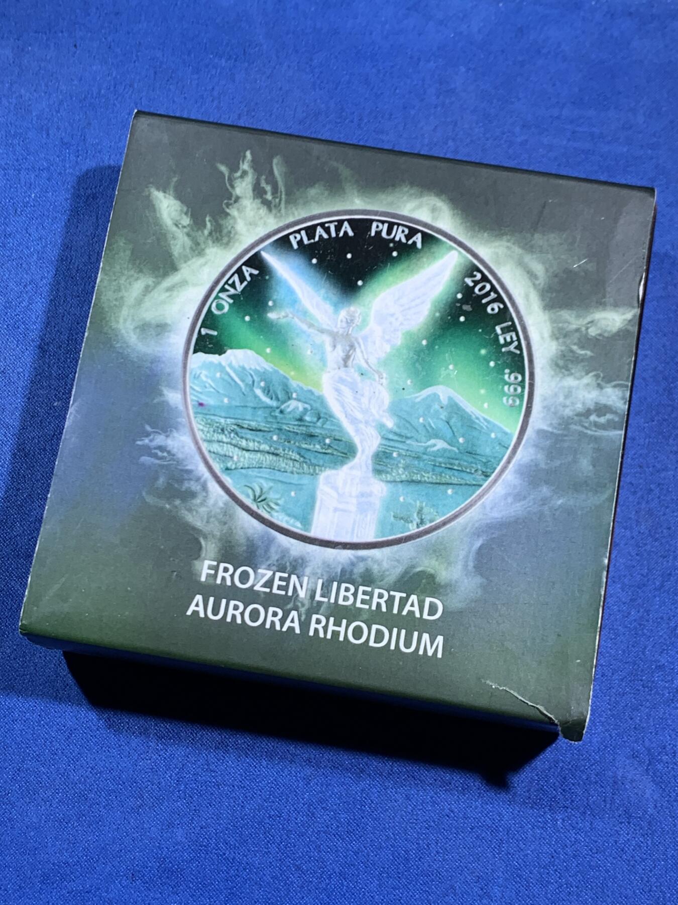 《竞宝斋》第470场 周日，周一，周二 3场连拍 （全场包邮）欢迎送拍 墨西哥2016年无面值铑化彩色普制银币 冷冻极光-墨西哥自由女神 1盎司999 发行量5百 盒证全