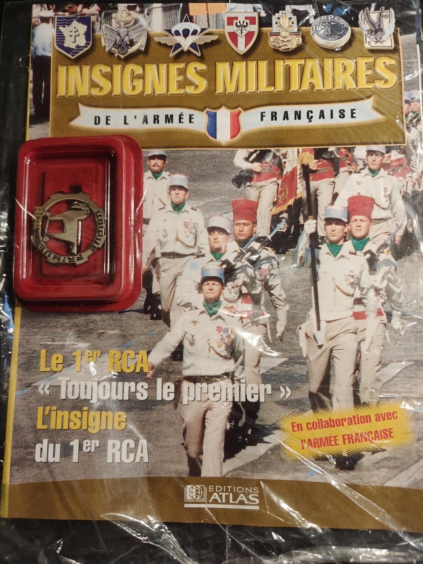 老王徽章第187期 法国第11非洲猎兵团证章      带证书和单位介绍杂志    亚瑟贝特朗原盒
