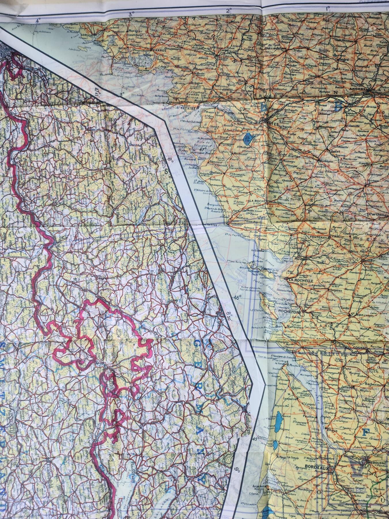 南水社第3次拍卖 春季专场 二战英军／美军MI9 43A/B 1:1,000,000 双面丝质逃生地图 包含法国 瑞士和西班牙边界盟军飞行员空降兵 战略情报局