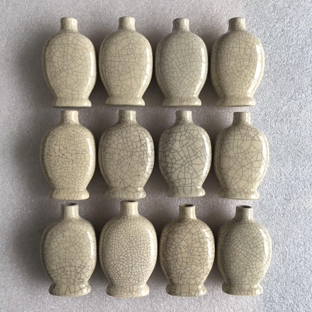      青金蓝色盖子配六七十年代耀州窑瓷质鼻烟壶开片釉库存老货旧藏文玩艺术收藏