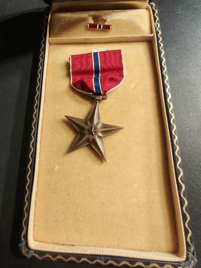 老王徽章第187期 - 美国铜星勋章    二战原盒带珐琅略