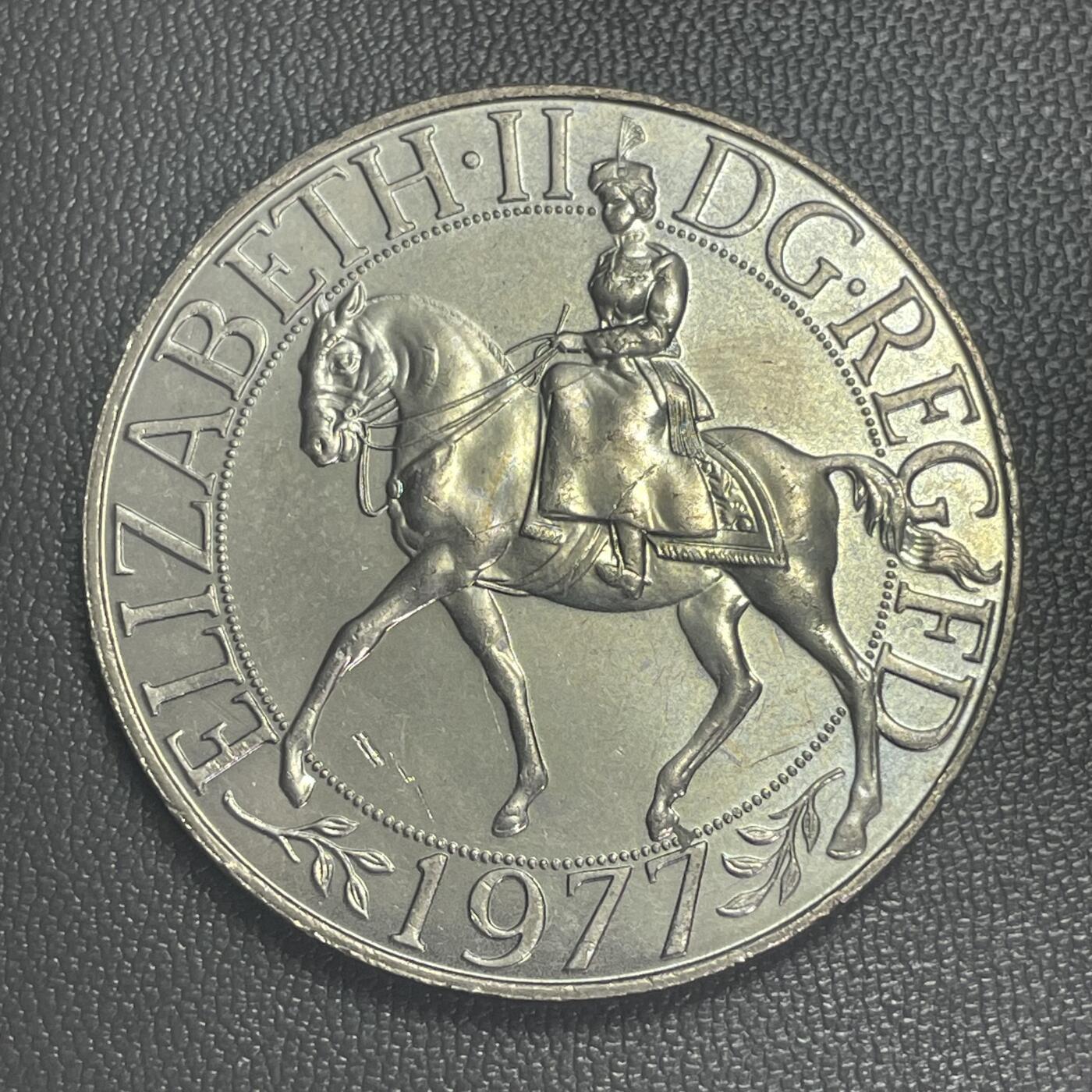 回流0315 全新英国1977年伊丽莎白二世登基25周年（银禧）25便士纪念币（克朗型）