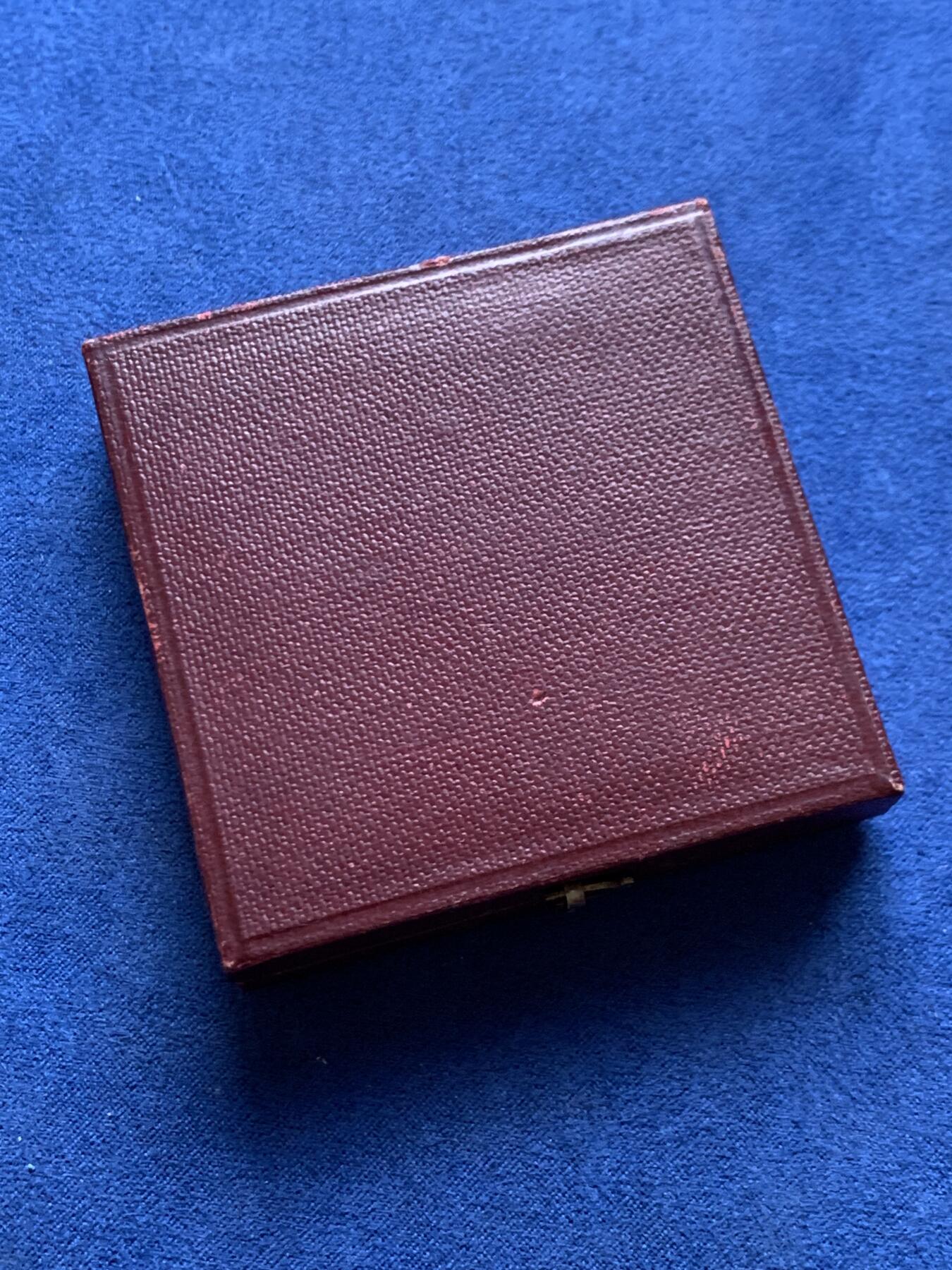 《竞宝斋》第470场 周日，周一，周二 3场连拍 （全场包邮）欢迎送拍 1933法国塞纳省商业法庭银章 59.25克 50.2mm 丰饶角2银标 带盒