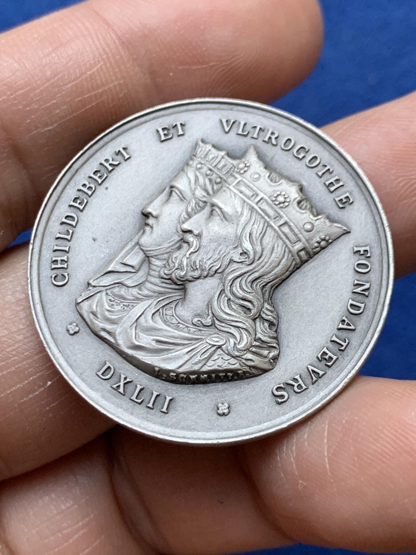 《竞宝斋》第470场 周日，周一，周二 3场连拍 （全场包邮）欢迎送拍 法国里昂市立医院总理事会银章 15.05克 34.6mm 丰饶角1银标