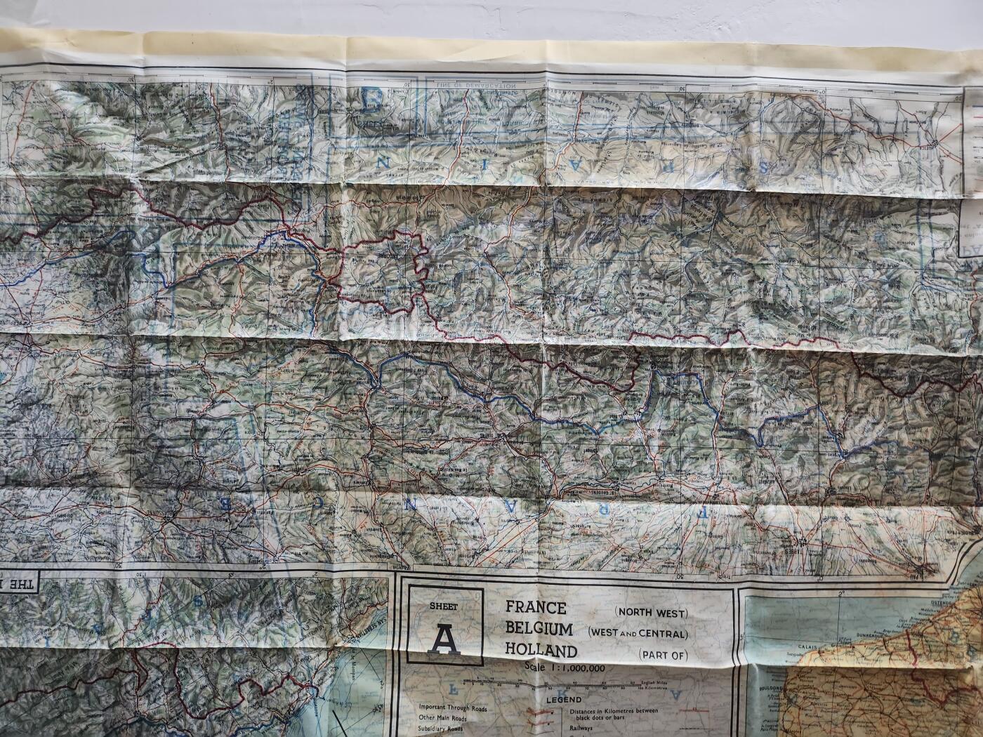 南水社第3次拍卖 春季专场 二战英军／美军MI9 43A/B 1:1,000,000 双面丝质逃生地图 包含法国 瑞士和西班牙边界盟军飞行员空降兵 战略情报局