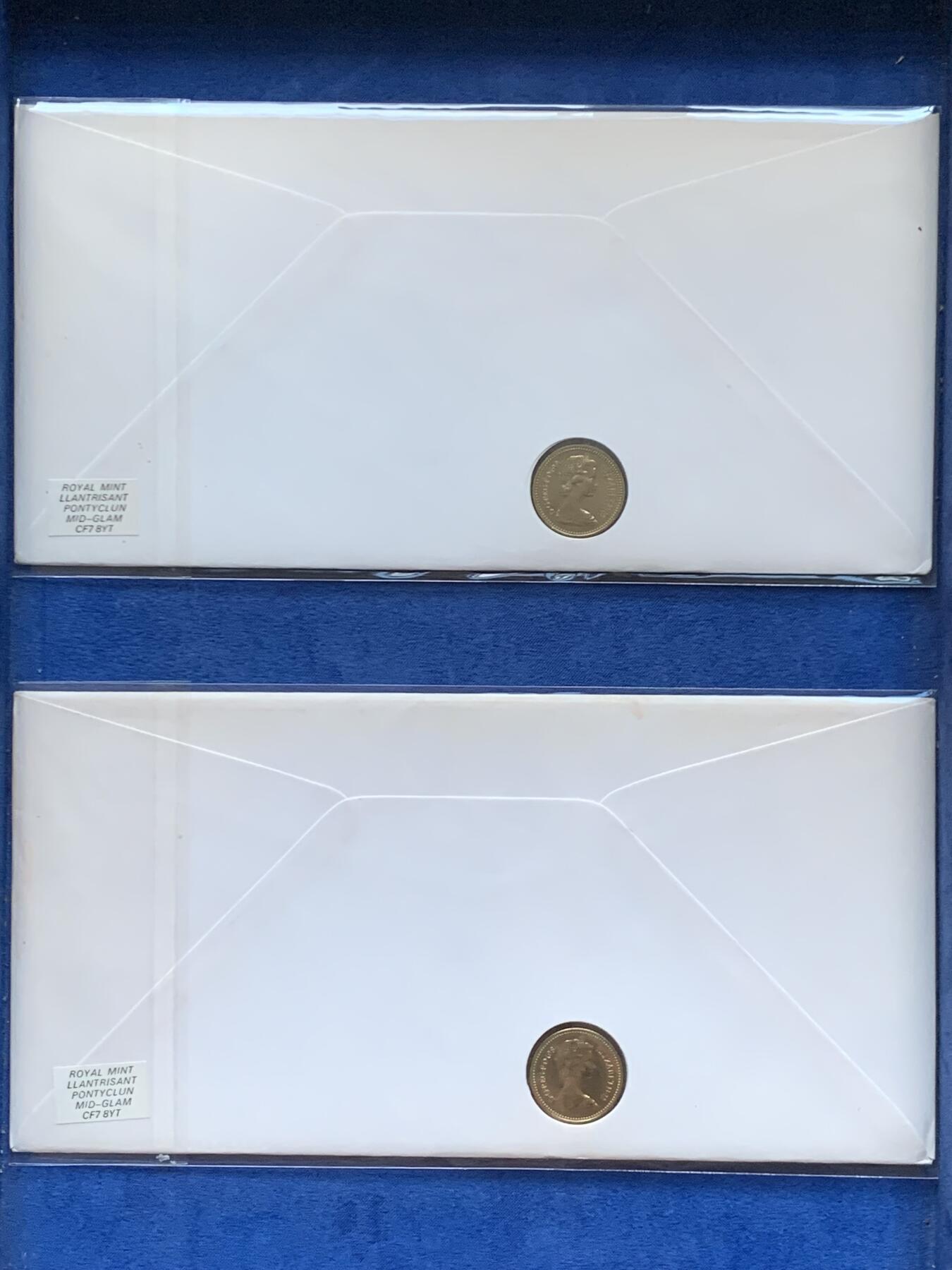 《竞宝斋》第470场 周日，周一，周二 3场连拍 （全场包邮）欢迎送拍 两枚一组 1984年英国老1英镑首日封/邮币封（Royal Mint和Royal Mail联合发行）