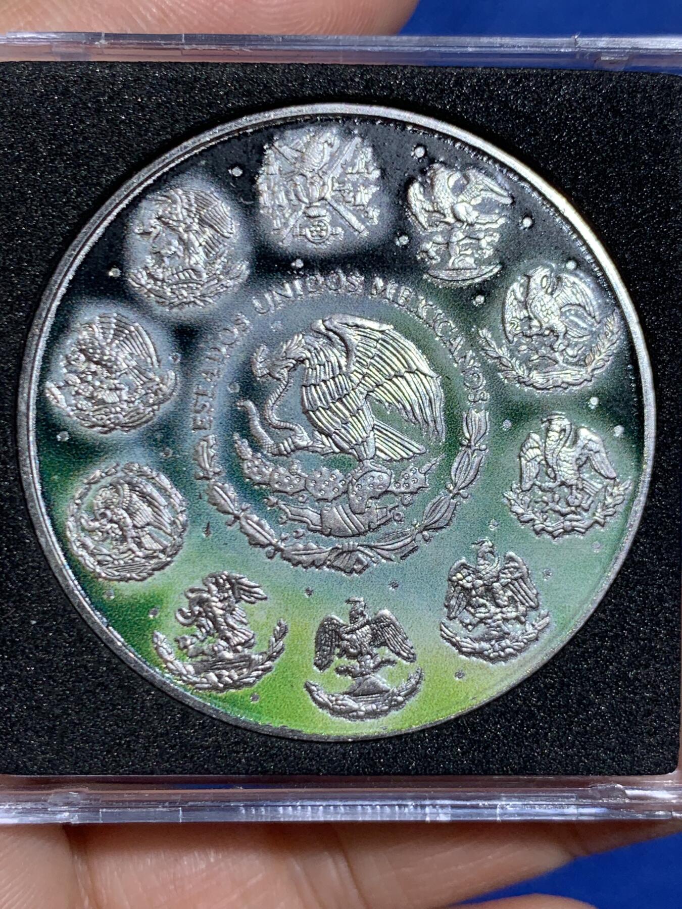 《竞宝斋》第470场 周日，周一，周二 3场连拍 （全场包邮）欢迎送拍 墨西哥2016年无面值铑化彩色普制银币 冷冻极光-墨西哥自由女神 1盎司999 发行量5百 盒证全