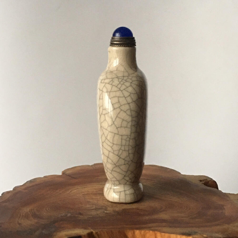      青金蓝色盖子配六七十年代耀州窑瓷质鼻烟壶开片釉库存老货旧藏文玩艺术收藏