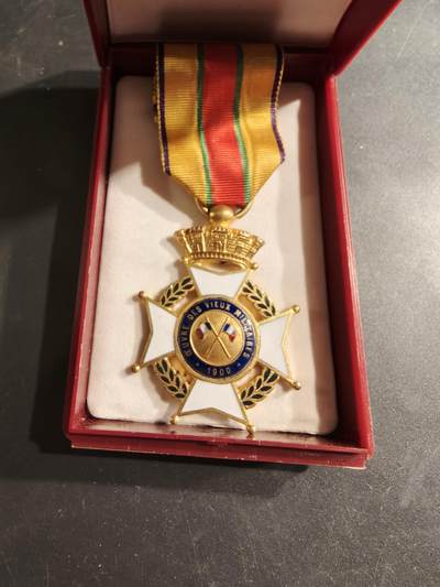 老王徽章第187期 - 法国骑士级荣誉老兵协会勋章    原盒